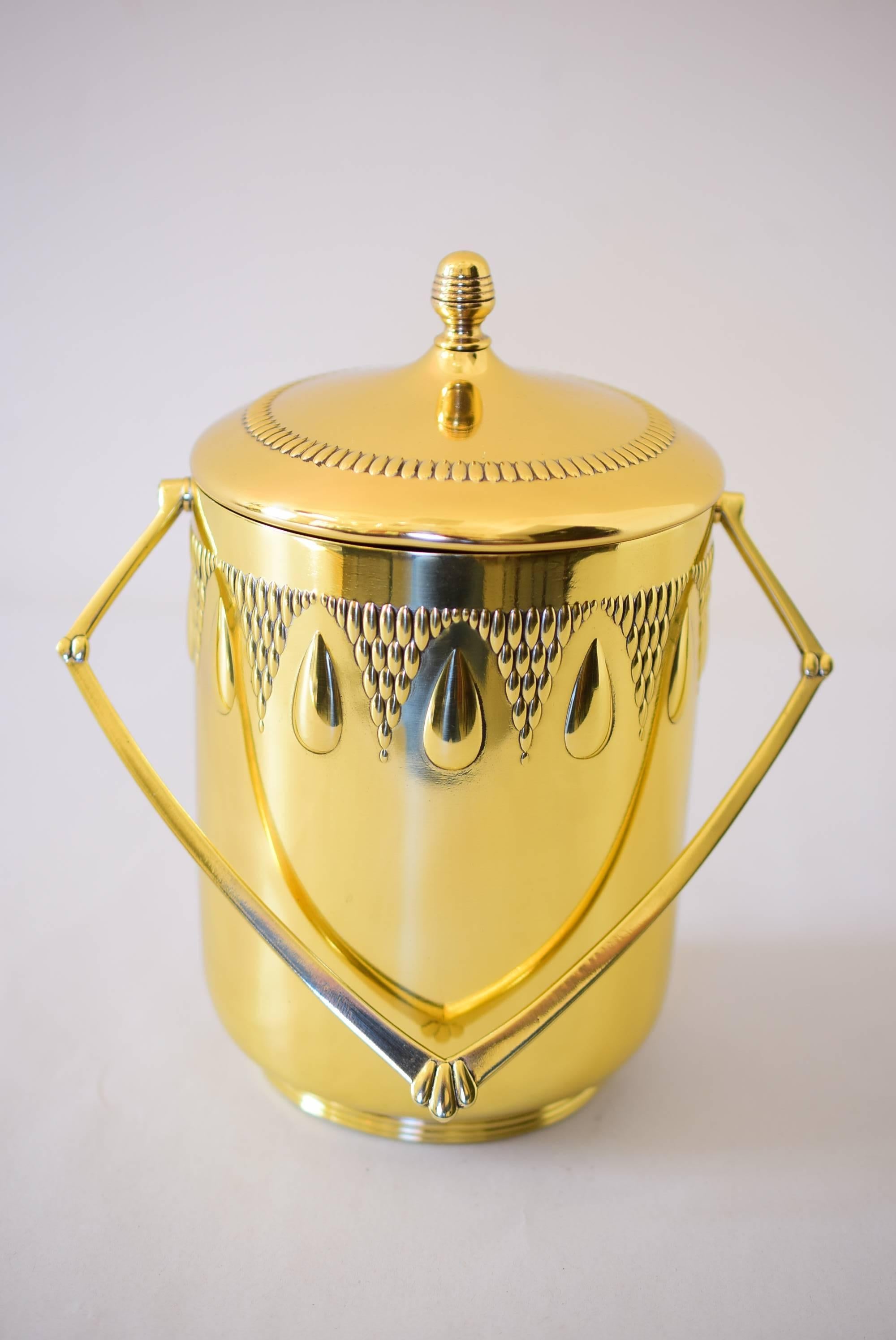 Jugendstil Ice Bucket by WMF
polished and stove enamelled
