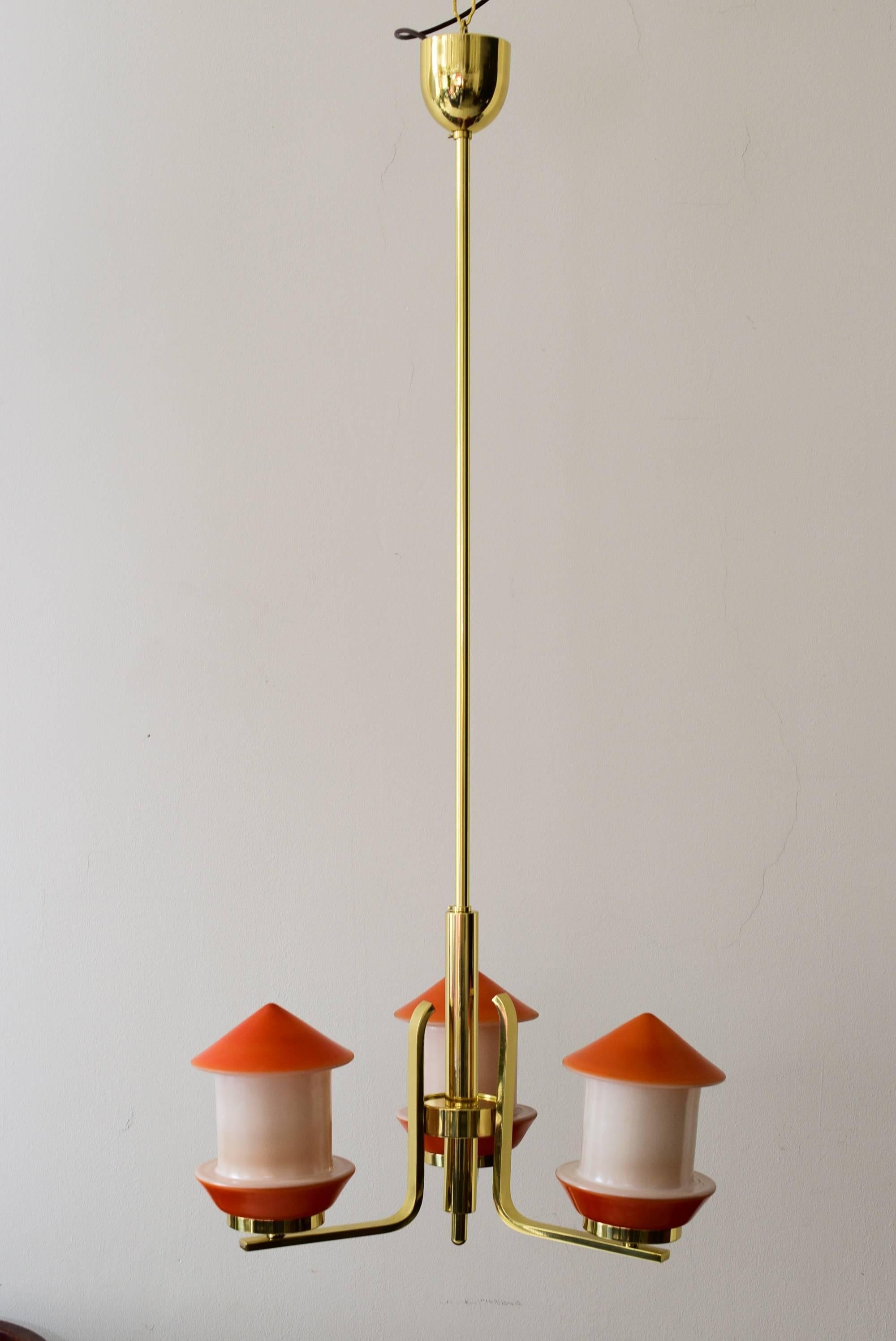 Art Deco chandelier, 1930s.
Polished and stove enamelled.
Original glass.