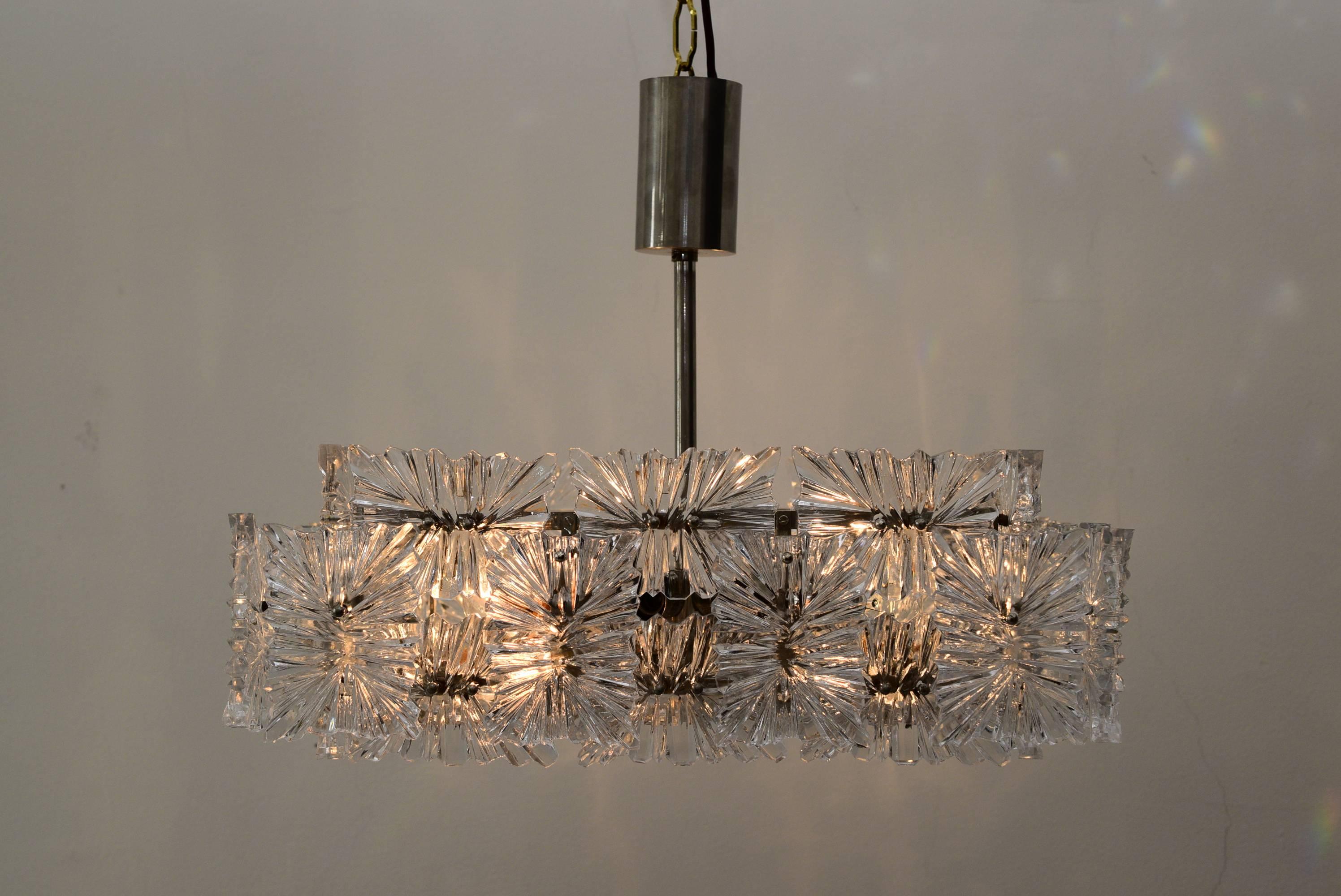 Beautiful Mid-Century Modernist Etched Glass Chandelier by Kinkeldey In Excellent Condition For Sale In Wien, AT