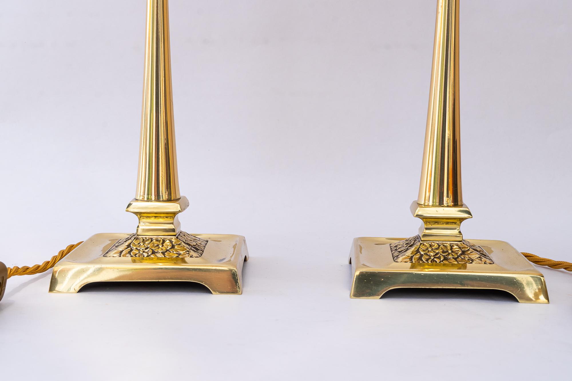 2 Art deco Tischlampen mit Stoffschirmen Wien um 1920 (Art déco) im Angebot