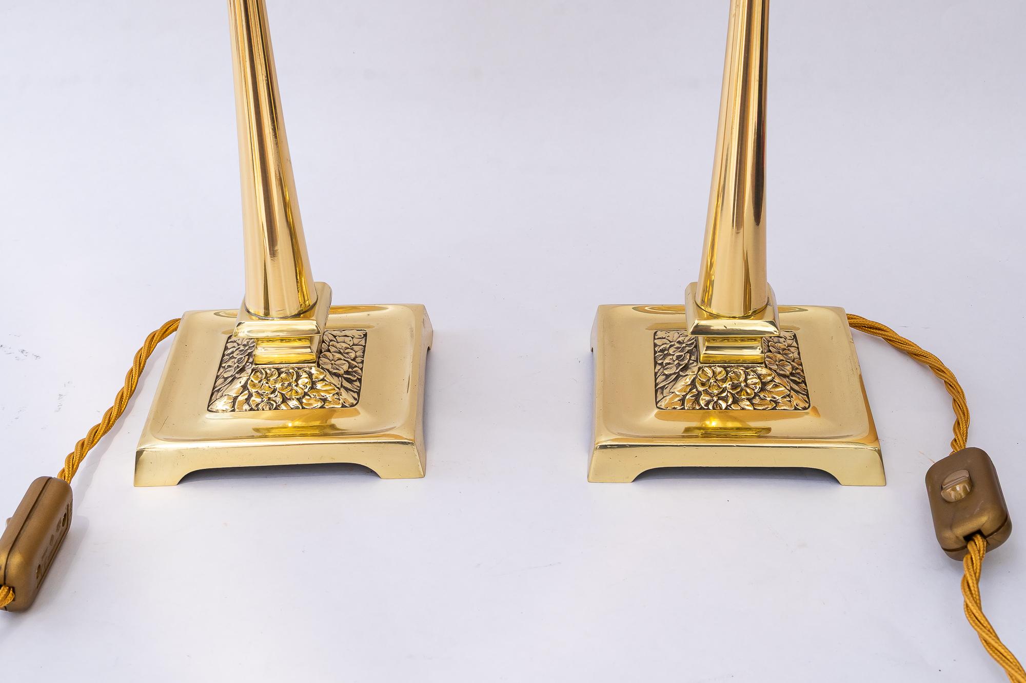 2 Art deco Tischlampen mit Stoffschirmen Wien um 1920 (Österreichisch) im Angebot