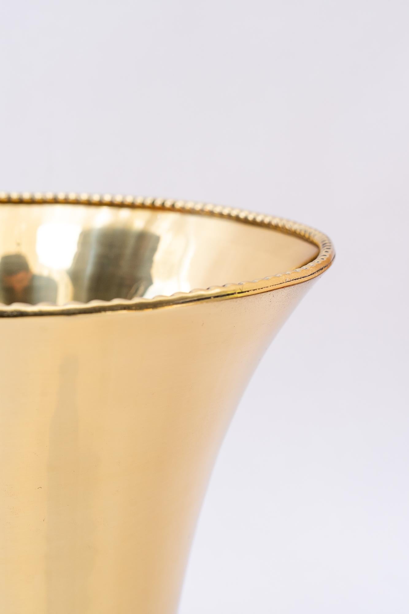 Art Deco vase around 1920s In Good Condition For Sale In Wien, AT
