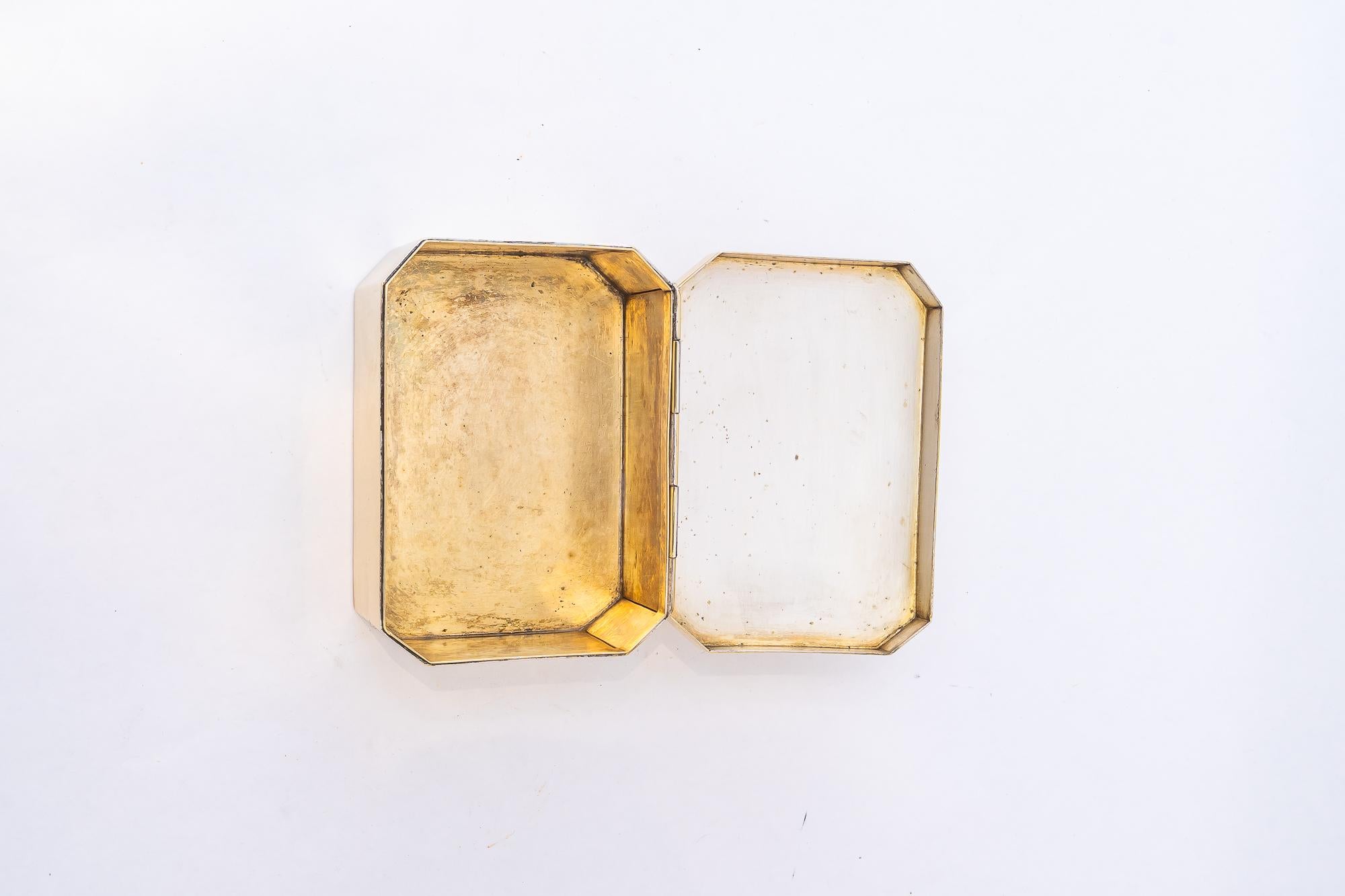 Decorative Art Deco Brass Box around 1920s For Sale 3