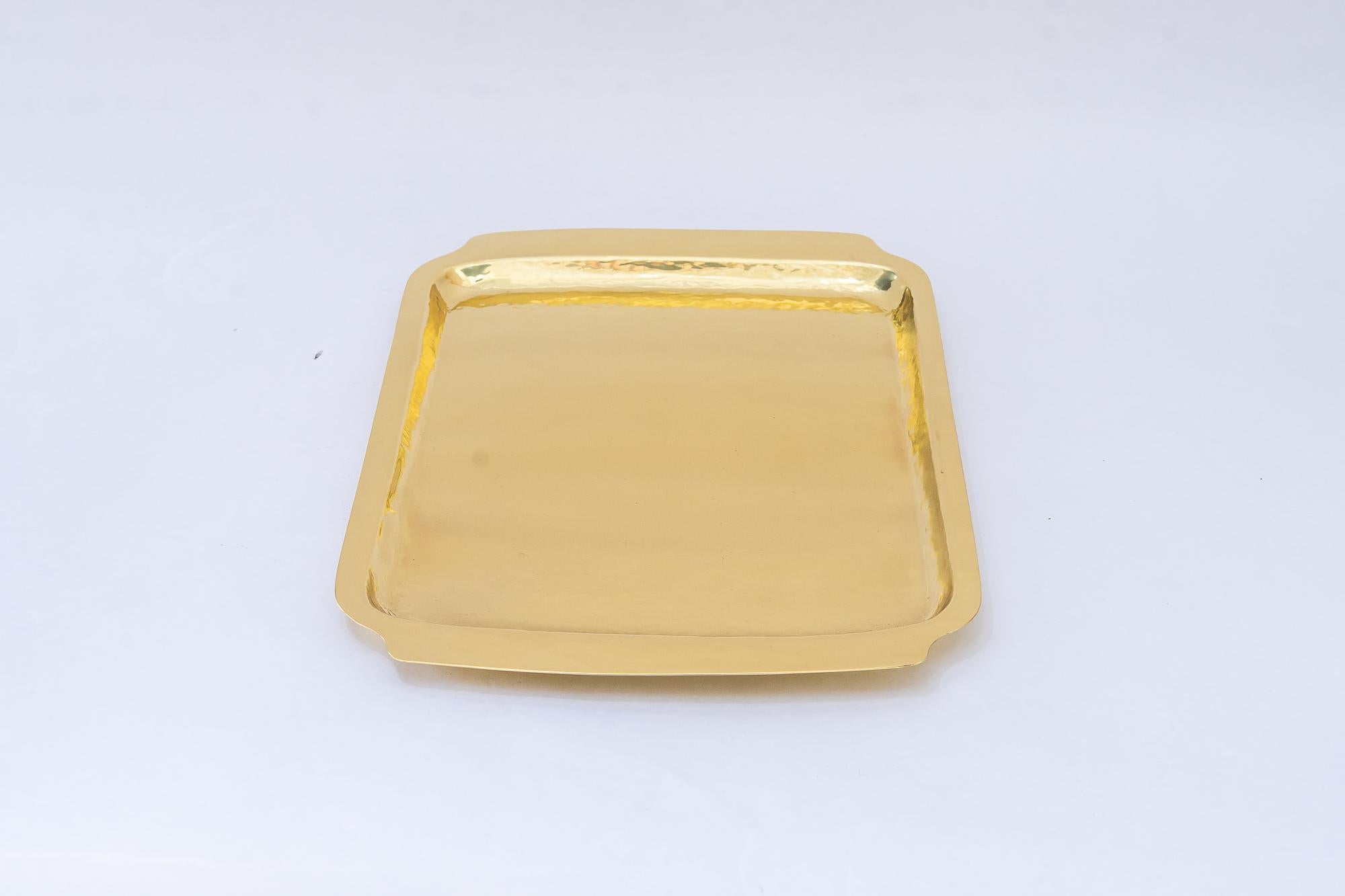 Gehämmerte Art Deco Messing Servierplatte Wien um 1920er Jahre im Angebot 3