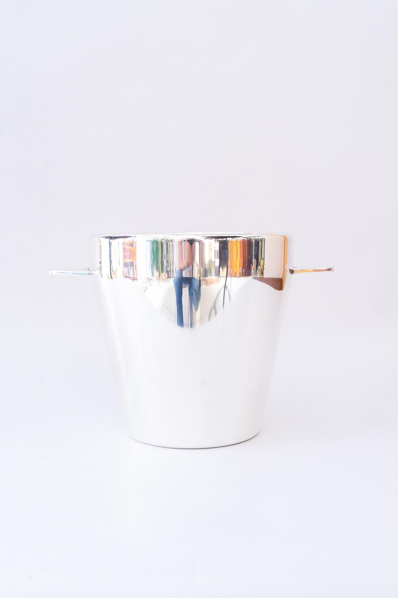 Art Deco Berndorf Champagne Bucket Round, 1920s 'Alpaca ' (marked by Berndorf on bottom) For Sale