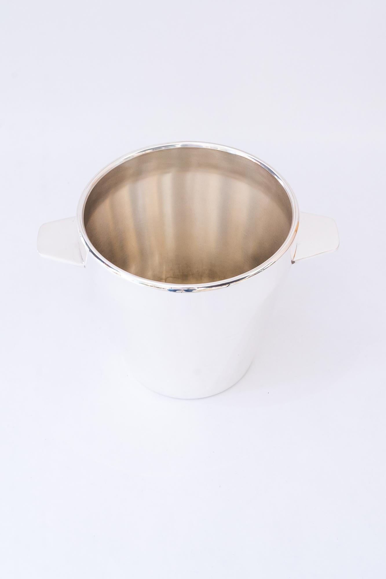 Polished Berndorf Champagne Bucket Round, 1920s 'Alpaca ' (marked by Berndorf on bottom) For Sale