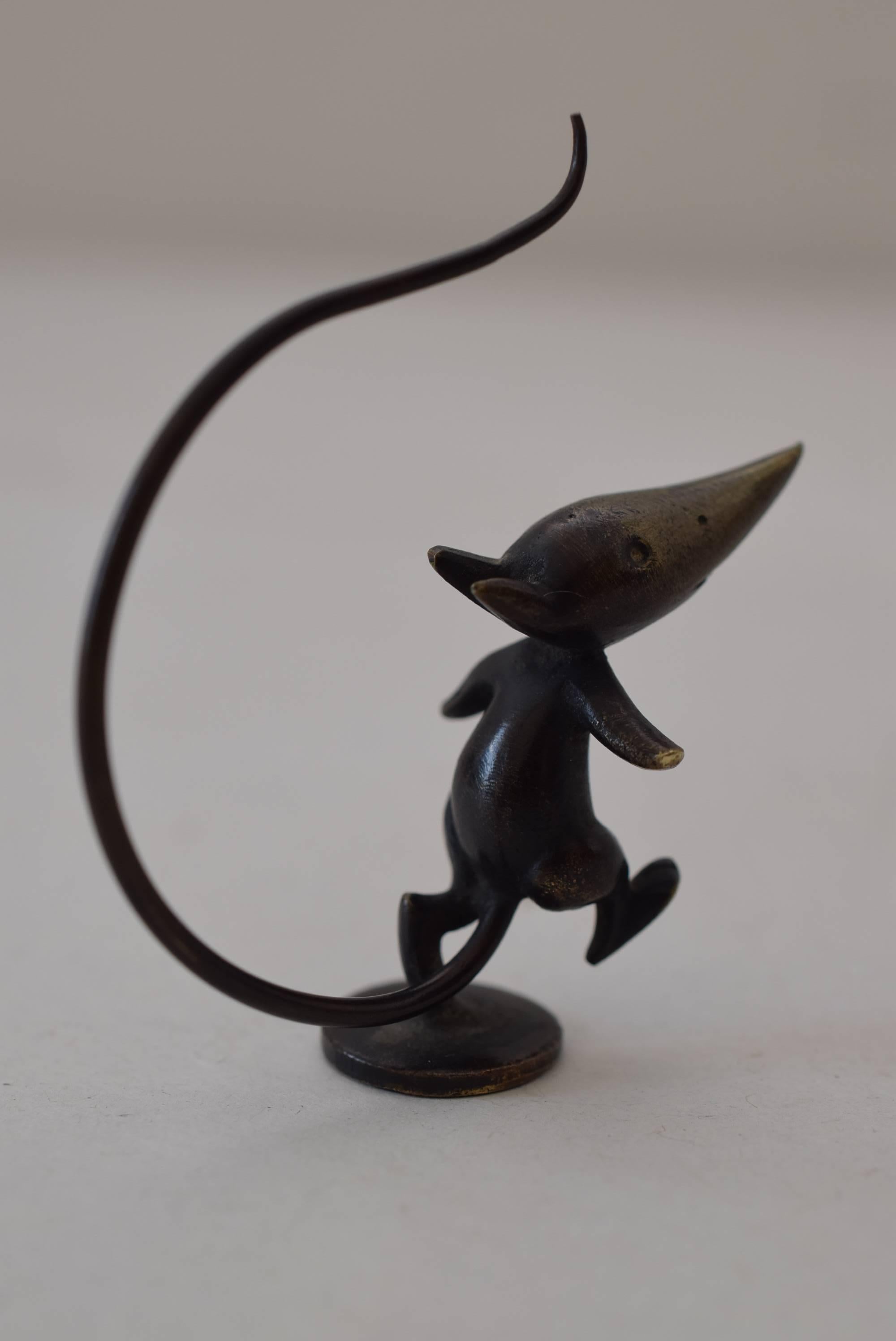 Mouse figurine by Hagenauer.

Original condition.