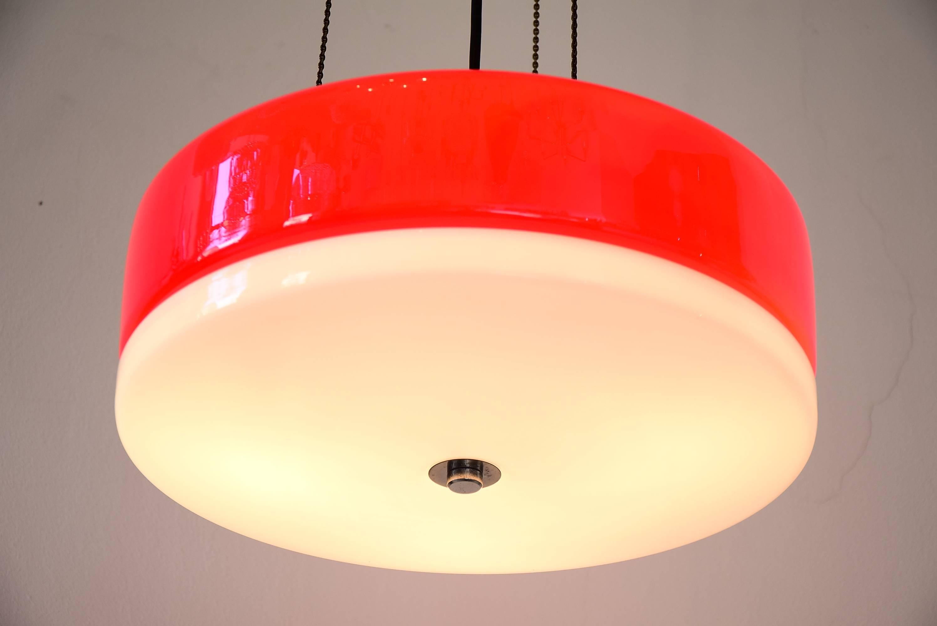 1950s Ceiling Lamp in Red and White In Excellent Condition For Sale In Wien, AT