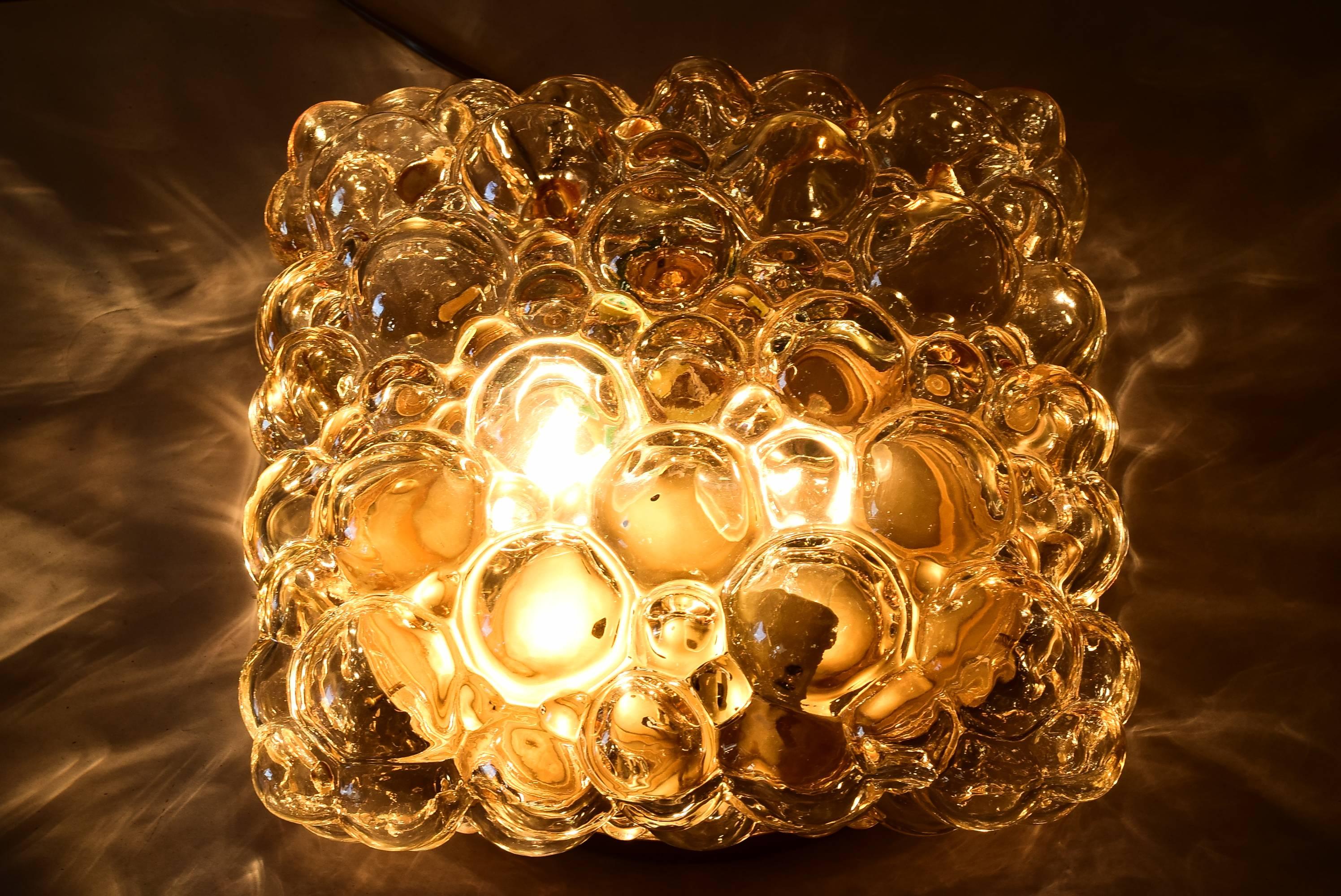Nice Champagne Bubble Glass Sconce by Helena Tynell In Excellent Condition In Wien, AT