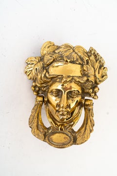 Alacena de latón de estilo Art Déco, de alrededor de la década de 1920