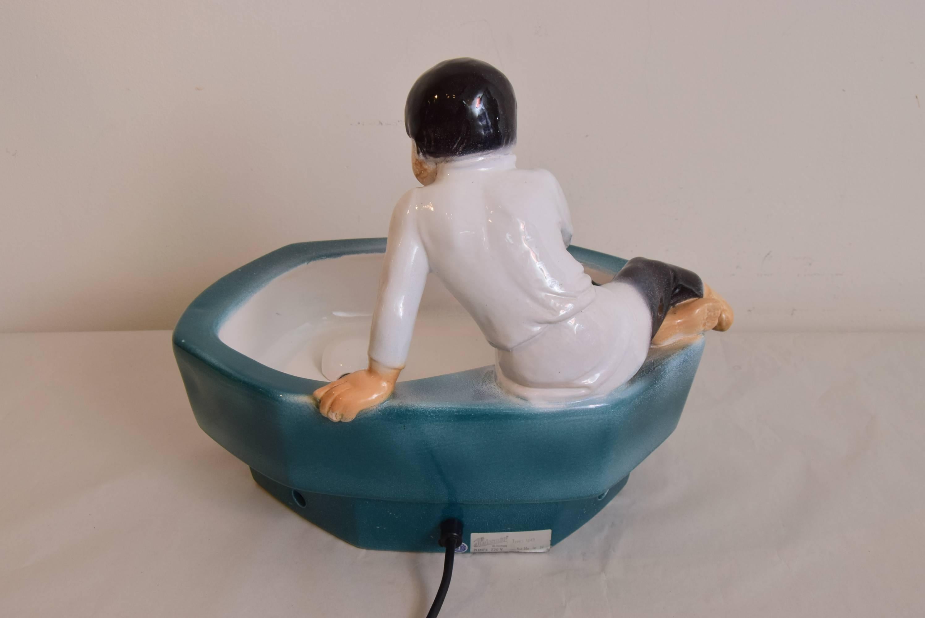 Charming Room Fountain Ceramic, circa 1970s In Excellent Condition For Sale In Wien, AT