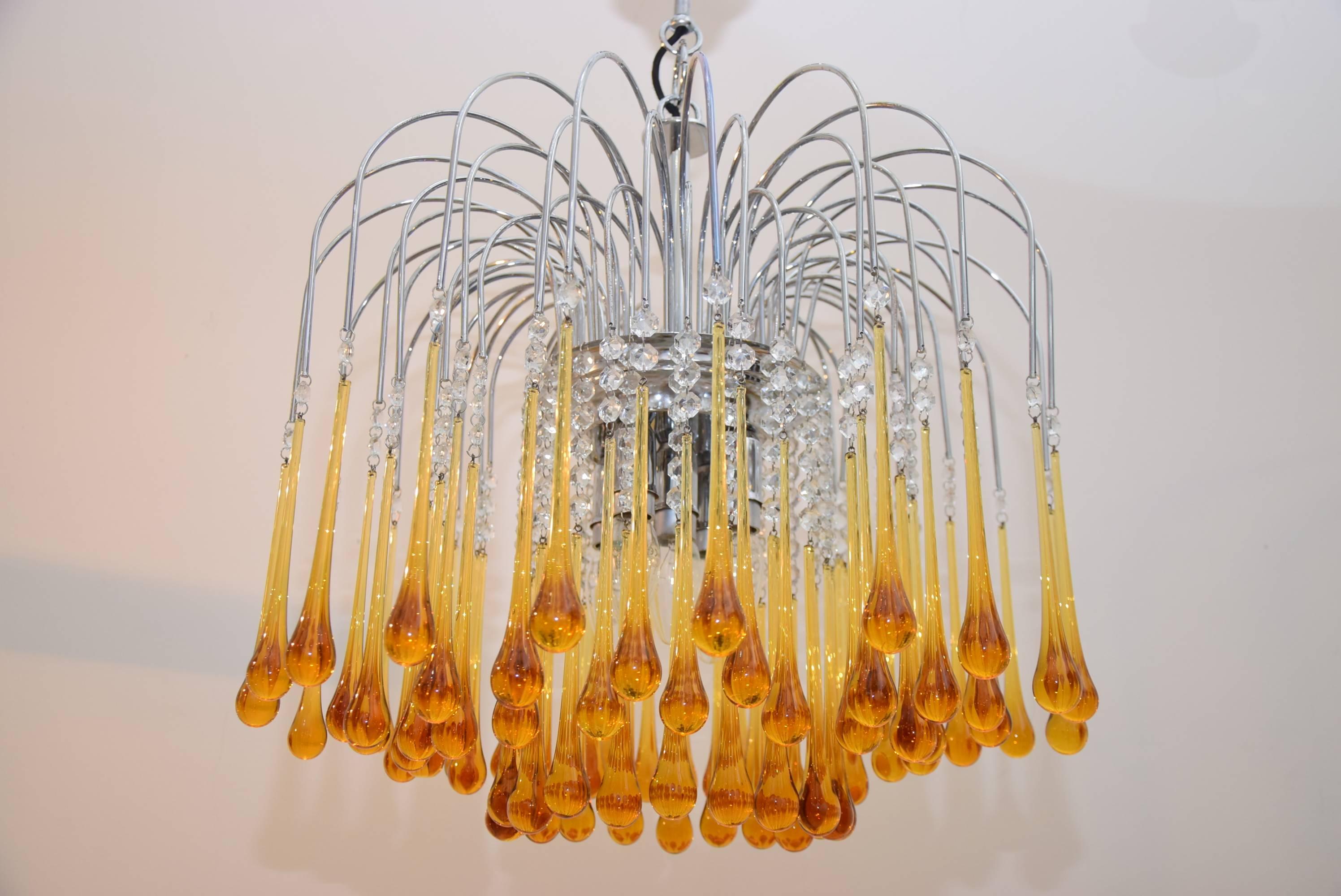 Two Murano chandelier in the style of Venini, 1960s.
Wonderful fountain of light.
2 are available, priced and sold per piece.

