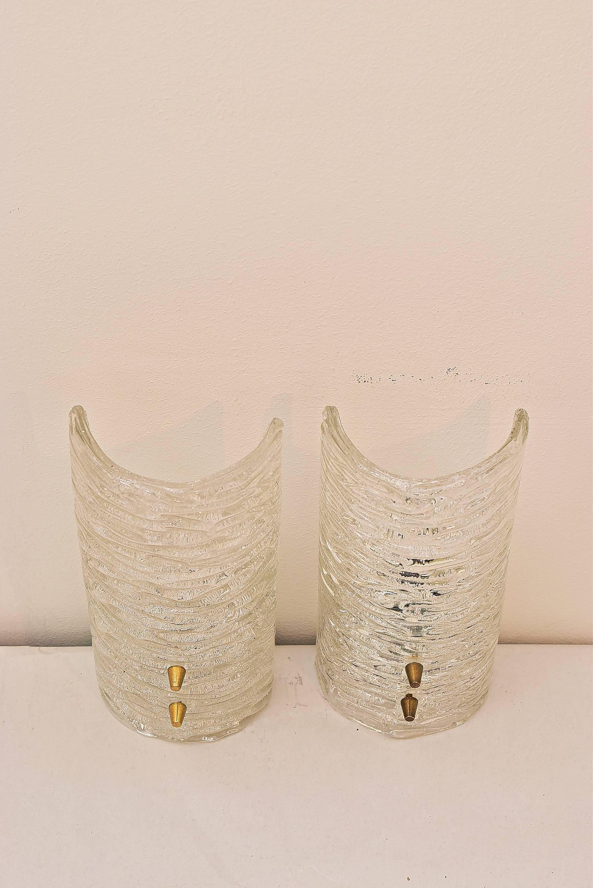 Two Kalmar Frosted Sconces Glass and Brass, 1950s In Good Condition For Sale In Wien, AT