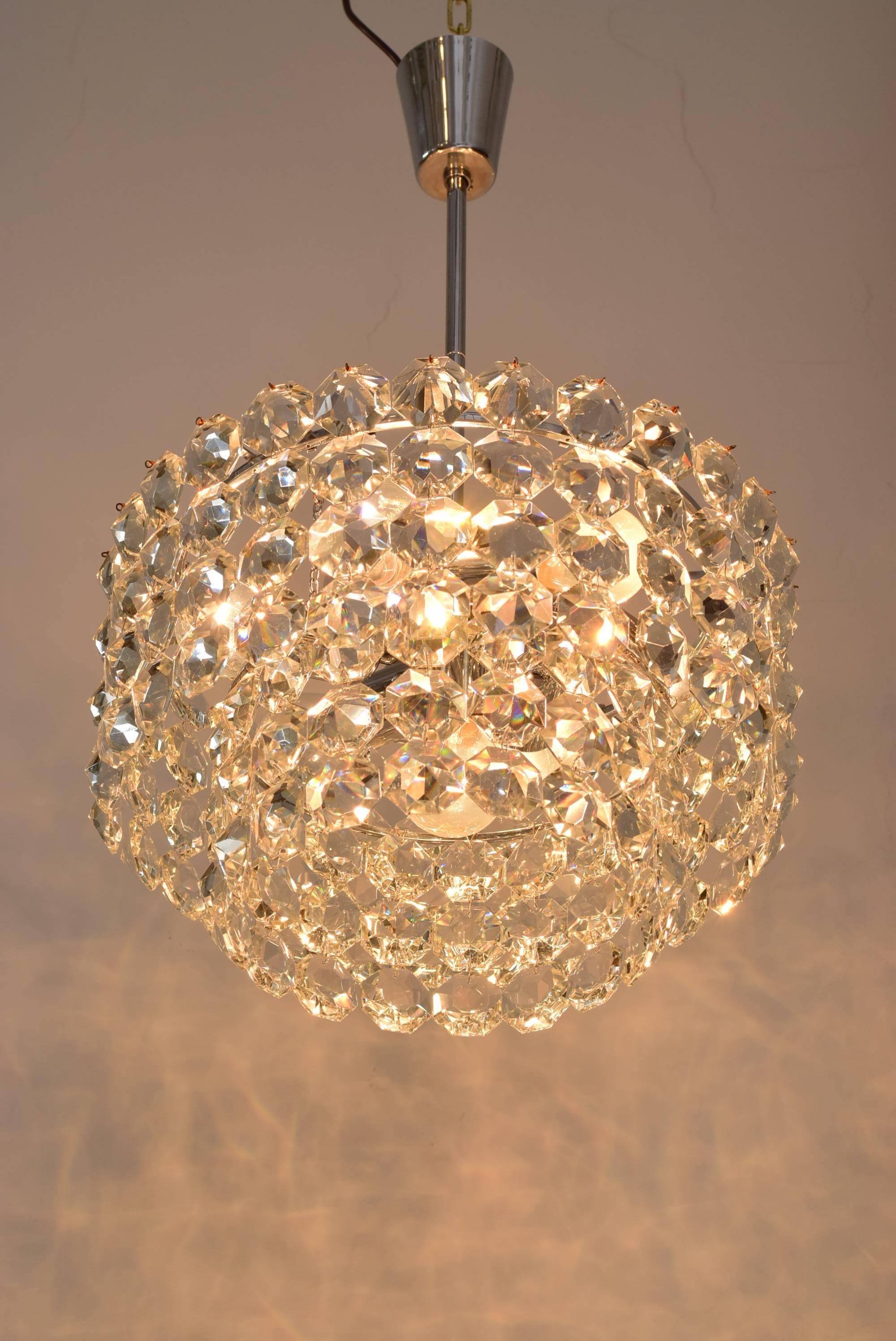 Mid-20th Century Beautiful Crystal Chandelier by Bakalowits & Sons, Vienna, 1960s