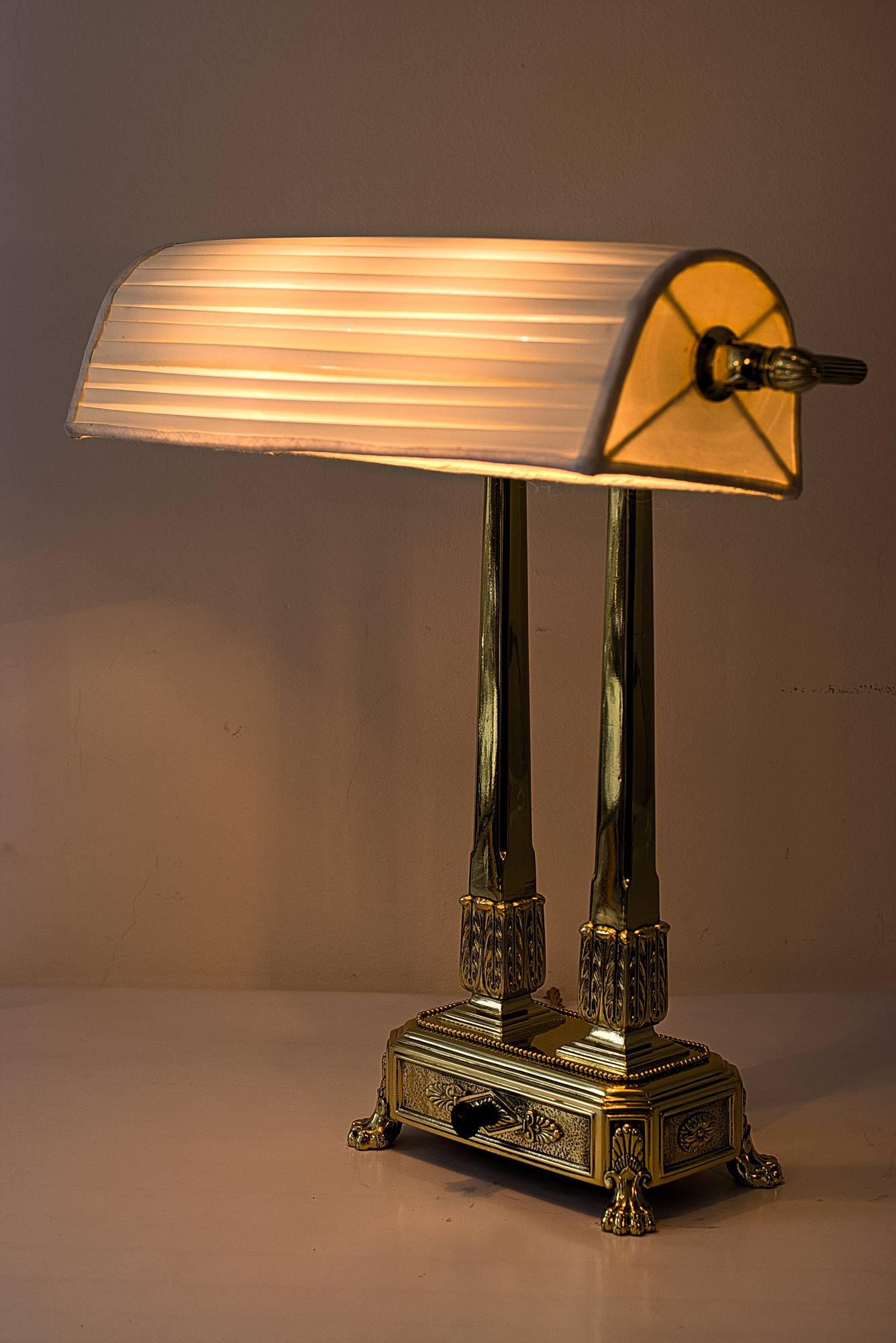Neoclassical Historistic Banker Desk Lamp, circa 1890s