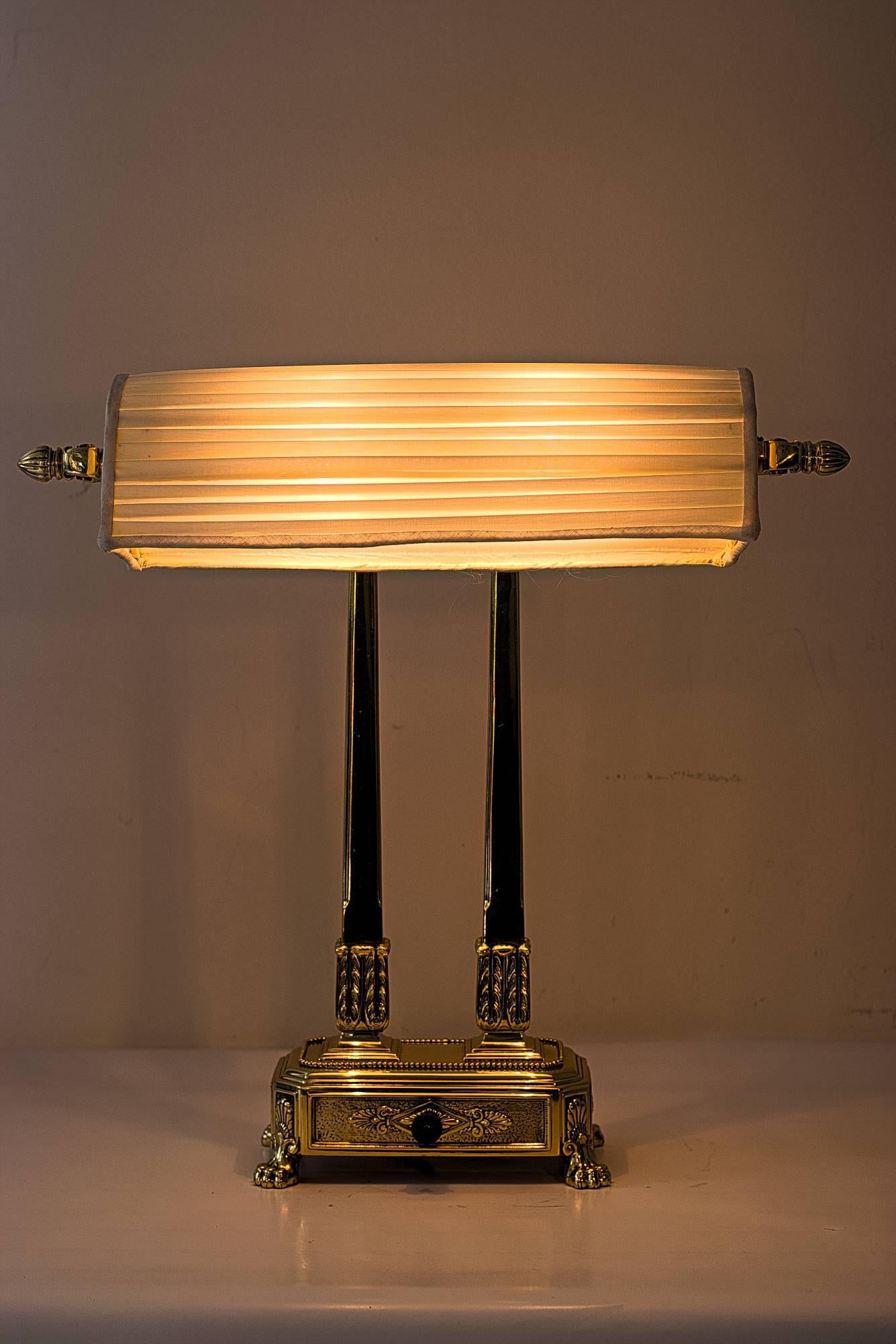 Historistic Banker Desk Lamp, circa 1890s In Excellent Condition In Wien, AT