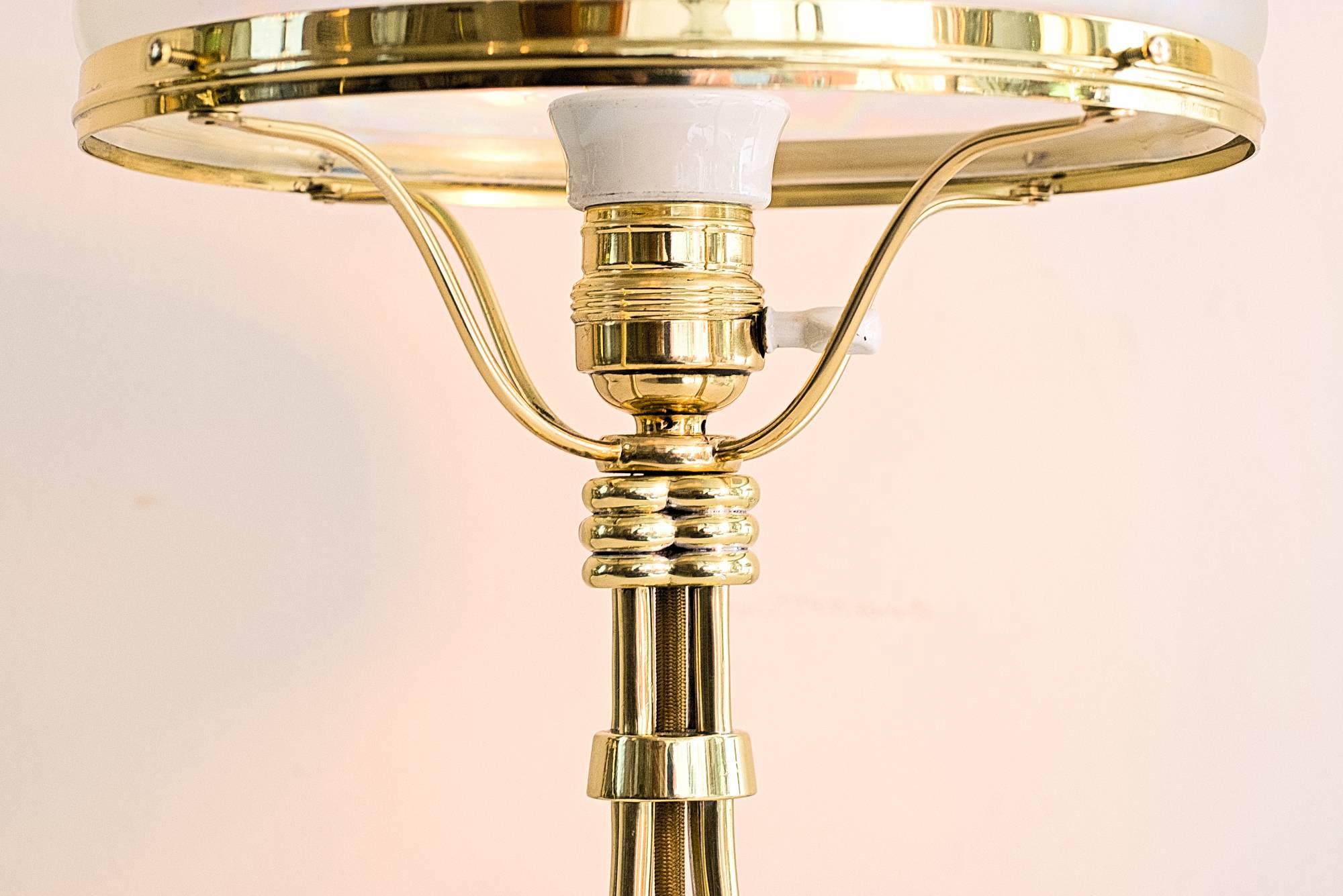 Charming Jugendstil Table Lamp with Beautiful Glass In Excellent Condition In Wien, AT