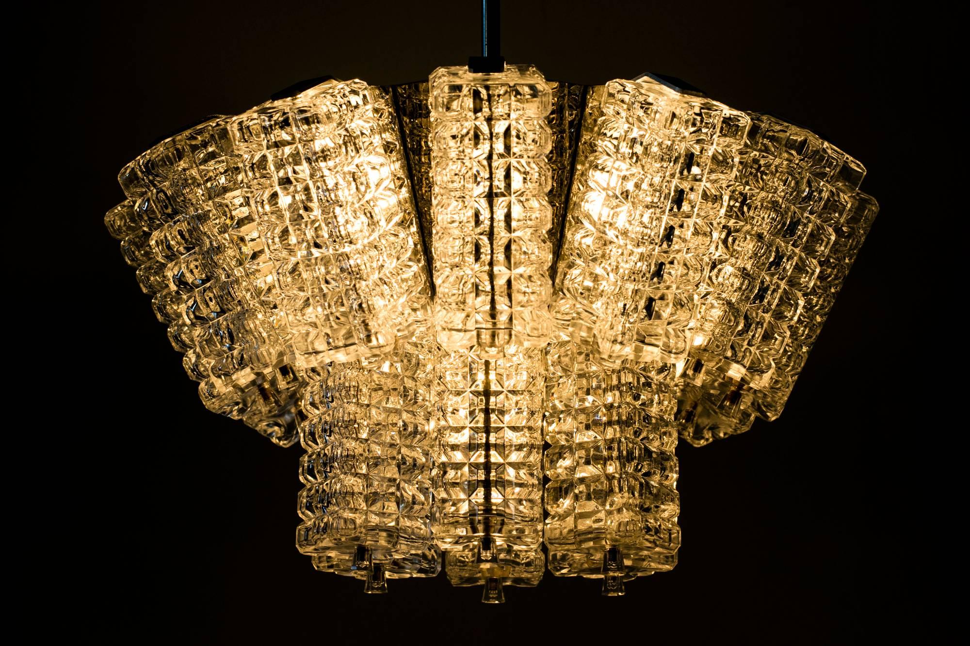 Mid-Century chandelier by Austrolux, 1960s
Original condition
Seven bulbs.