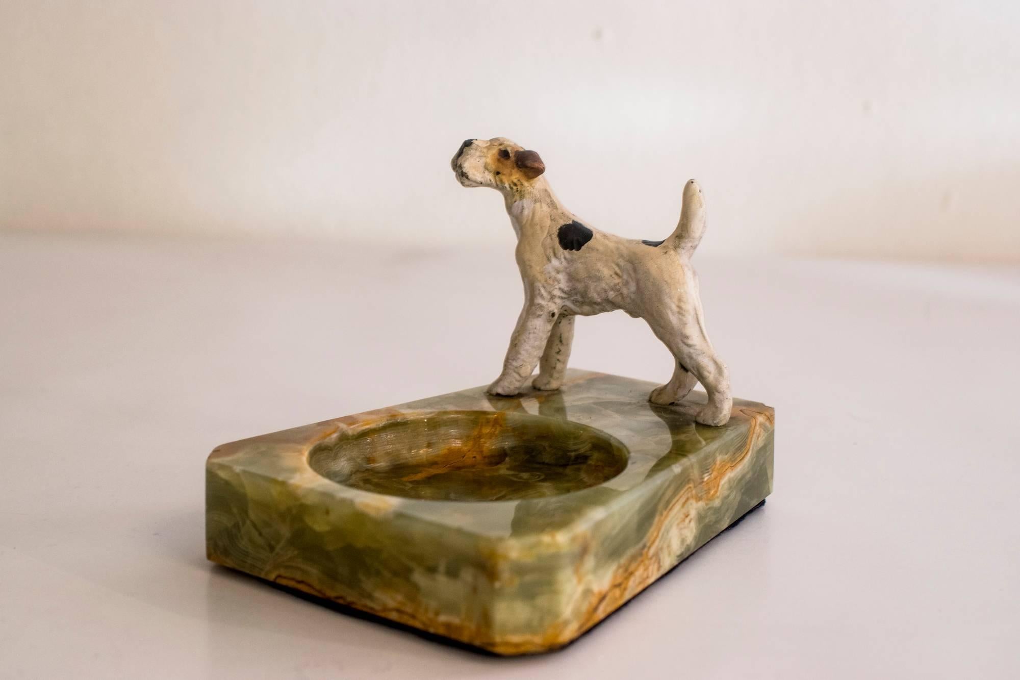 Vienna bronze dog figurine with marble ashtray
Original condition.