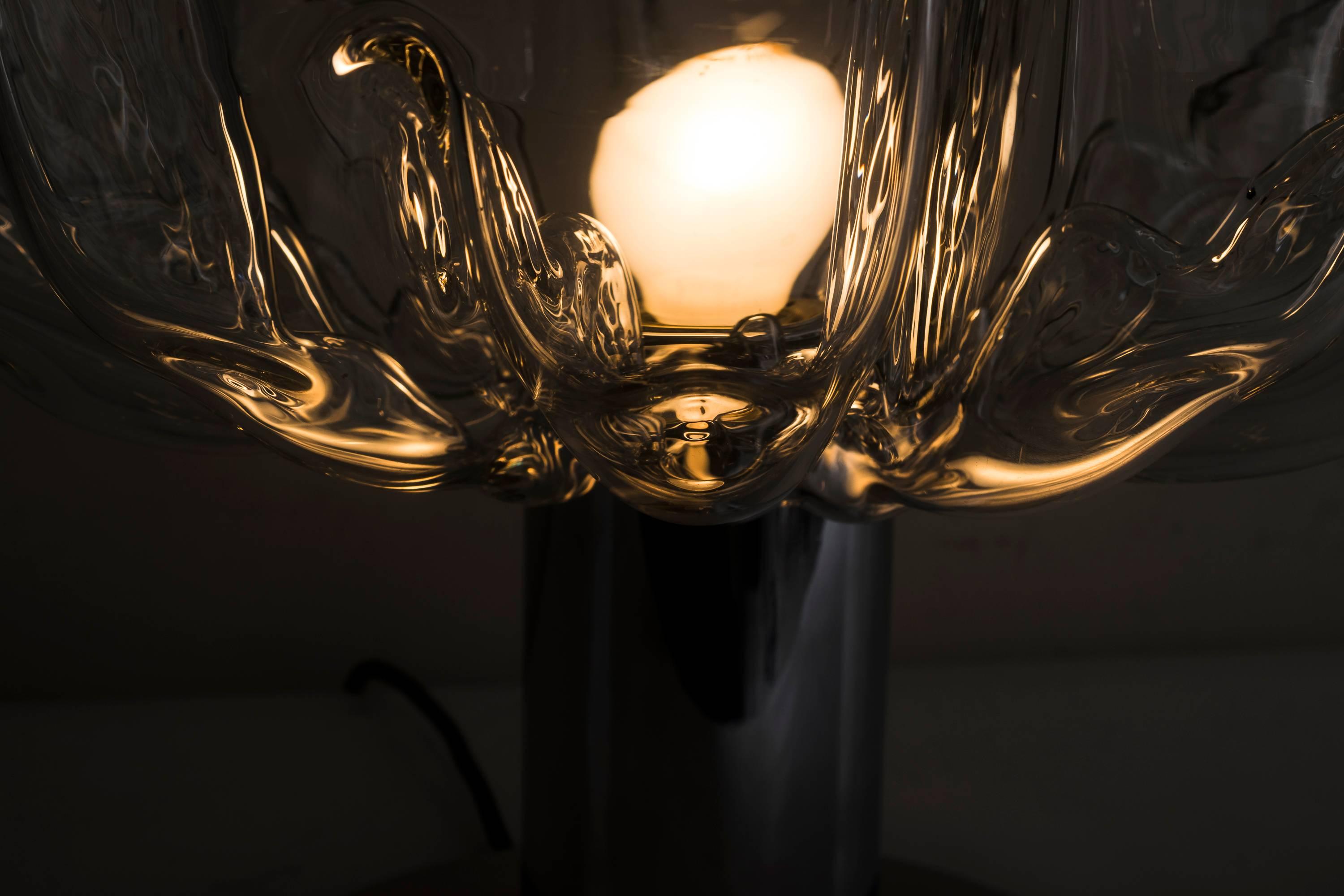 Wunderschöne Tischlampe Italien, ca. 1960er Jahre (Glas) im Angebot