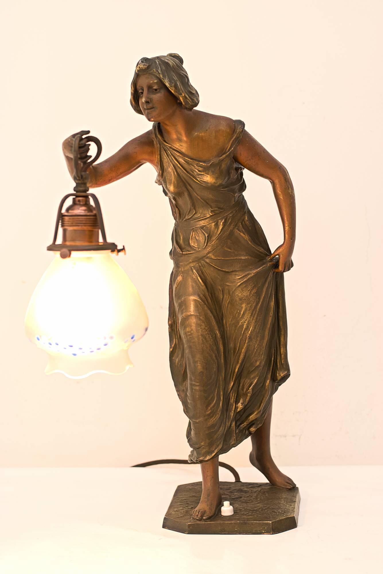 Beautiful Jugendstil Figurine Table Lamp with Glasshade In Good Condition In Wien, AT