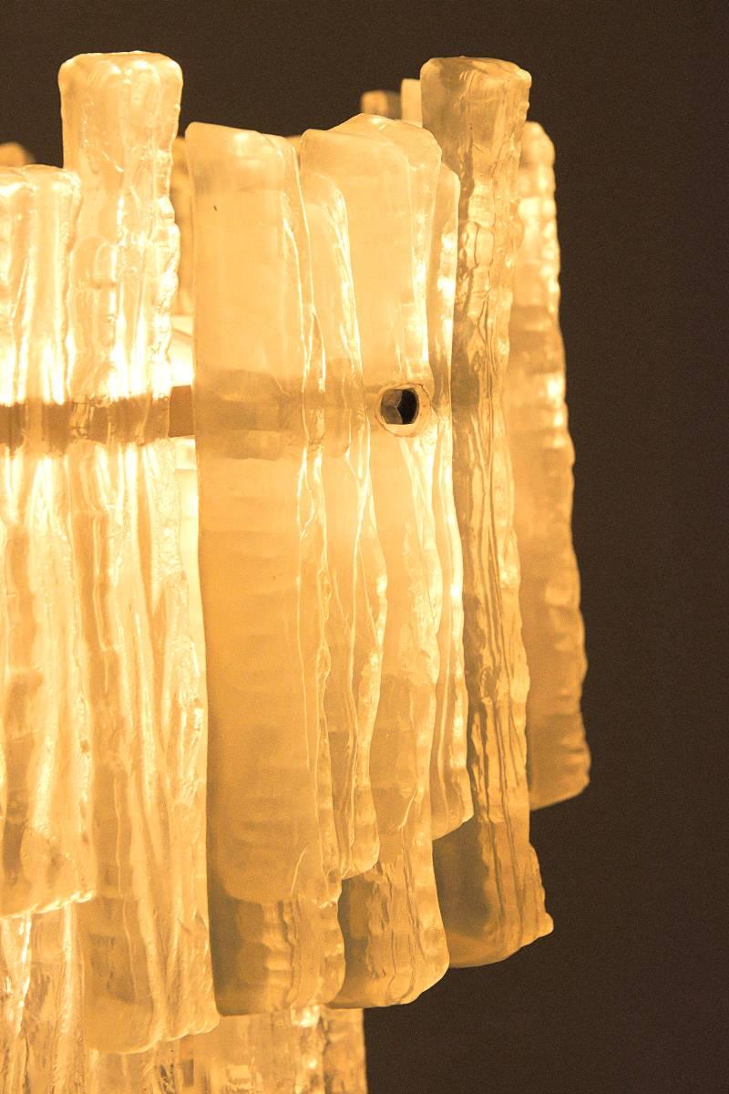 Lampadario in lucite in stile Kalmar in vendita 1