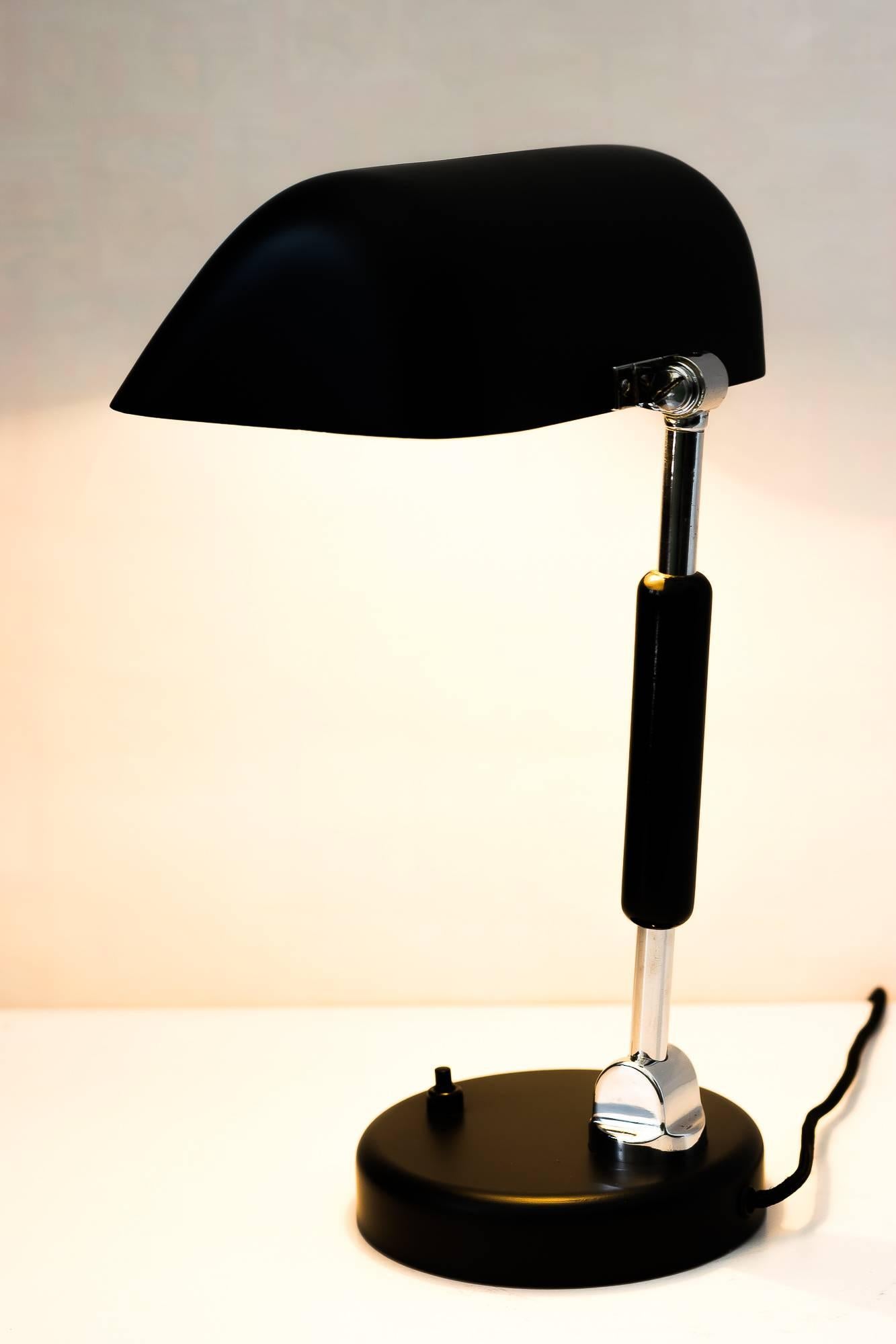 Bois Lampe de bureau Art Déco Bauhaus, vers les années 1930 en vente