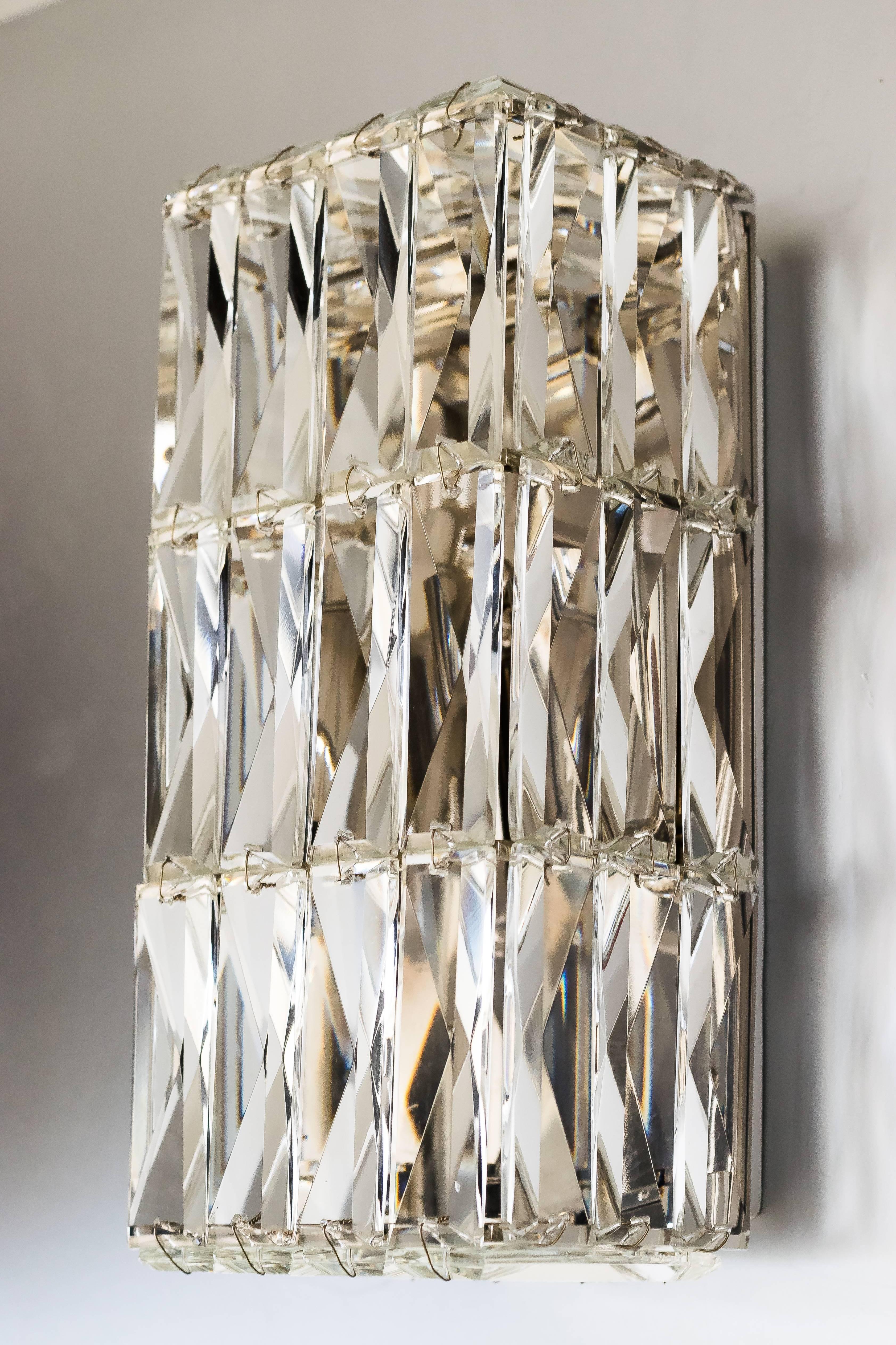 Crystal glass wall lamp manufactured by Bakalowits, Vienna, 1950
Original condition.