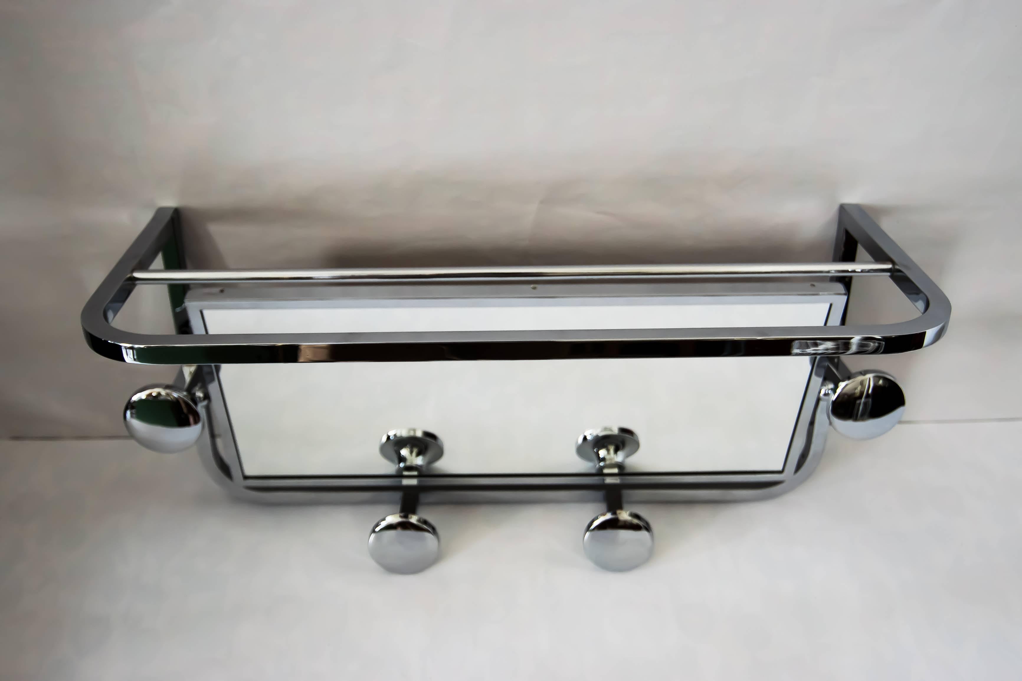 Art Deco Chrome Coat Rack with Tiltable Mirror, circa 1930s In Excellent Condition In Wien, AT