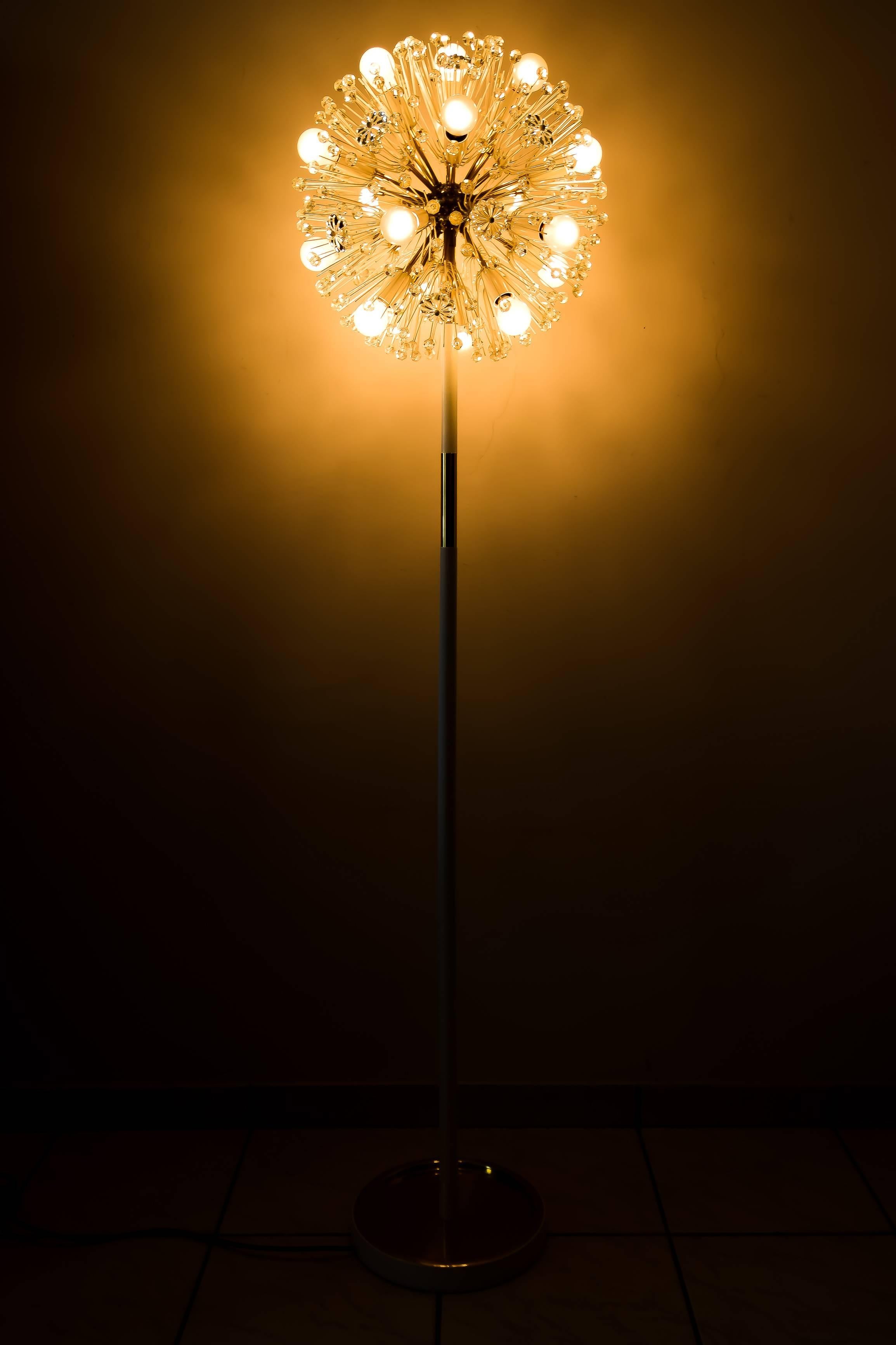 Seltene Stehlampe „Sputnik“ von Emil Stejnar für Rupert Nikoll, 1950er Jahre (Moderne der Mitte des Jahrhunderts) im Angebot