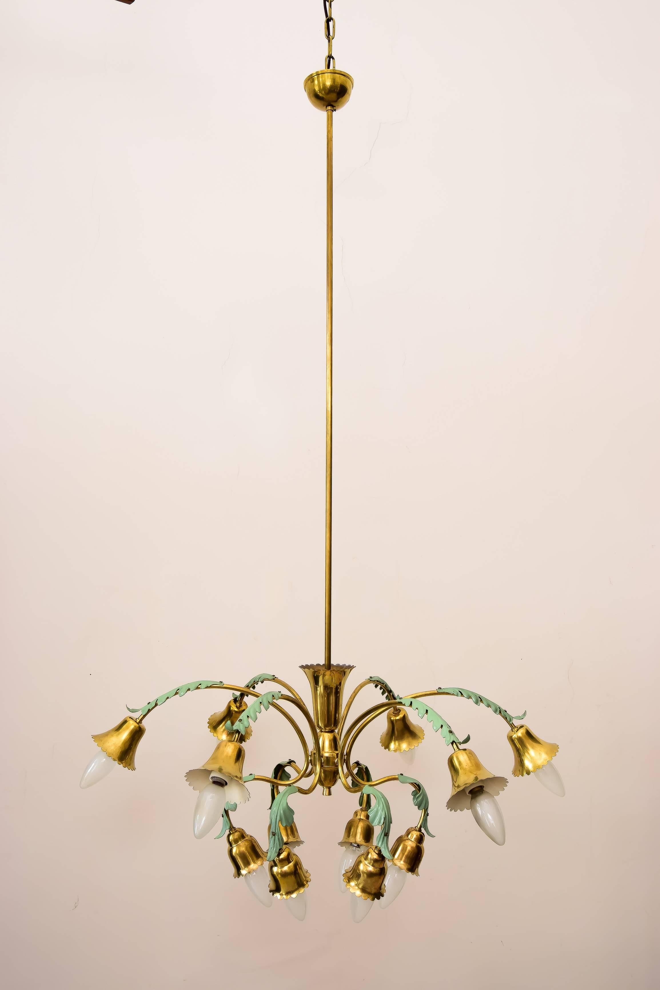 Mid-Century Modern 12-Arm Chandelier with Green Leaves Italien, circa 1960s For Sale
