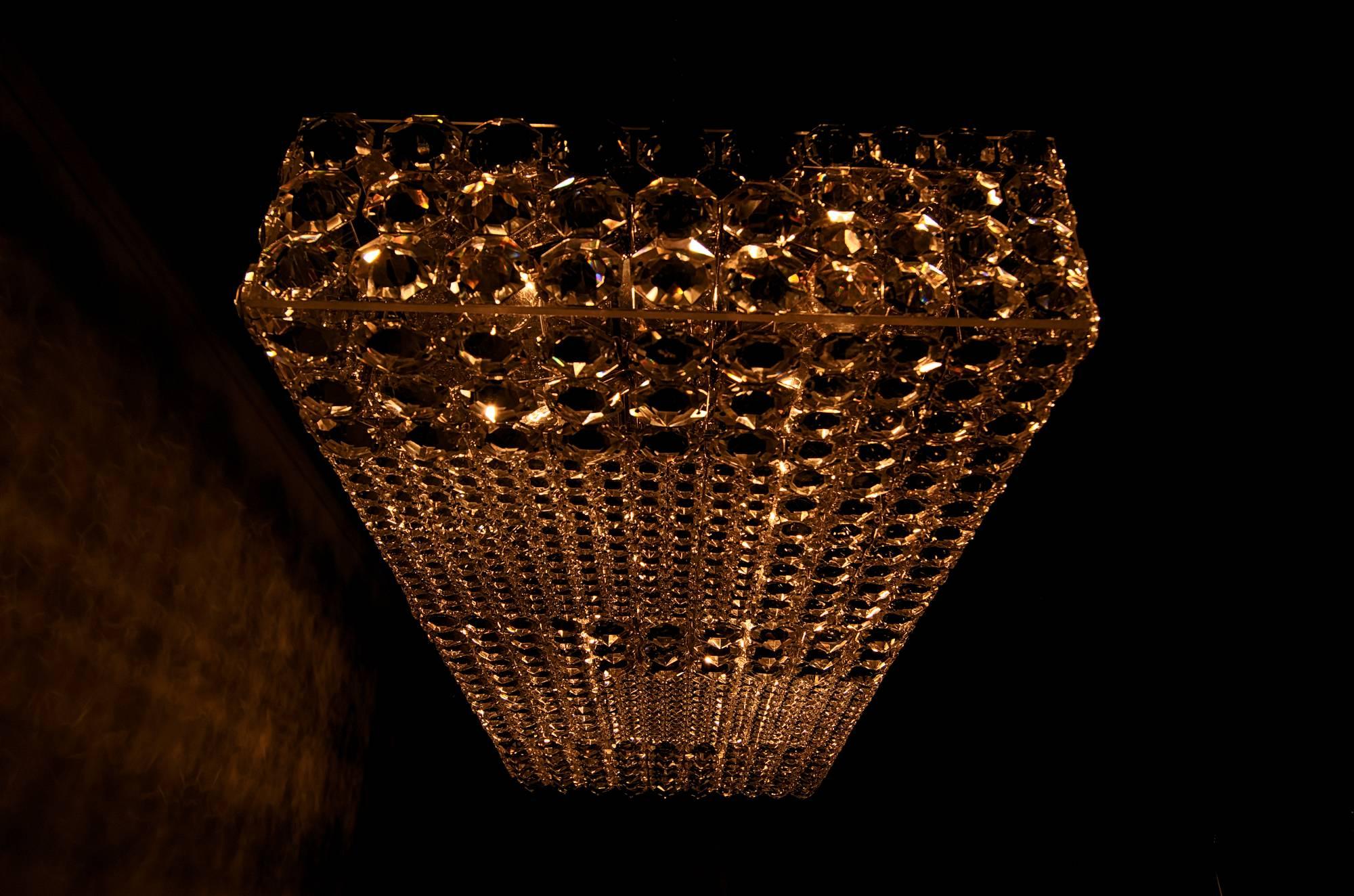 Amazing and Rare Rectangular Crystal Chandelier by E. Bakalowits & Söhne, 1960 2