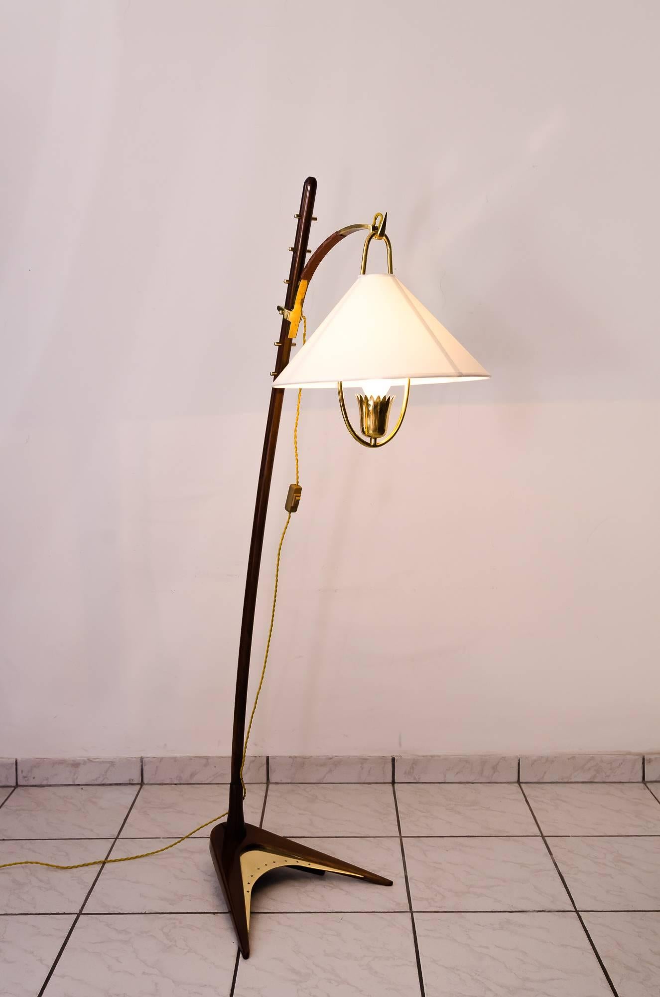Very Rare Walnut Thorn Stick Floor Lamp by J.T. Kalmar Vienna, 1949 In Excellent Condition In Wien, AT