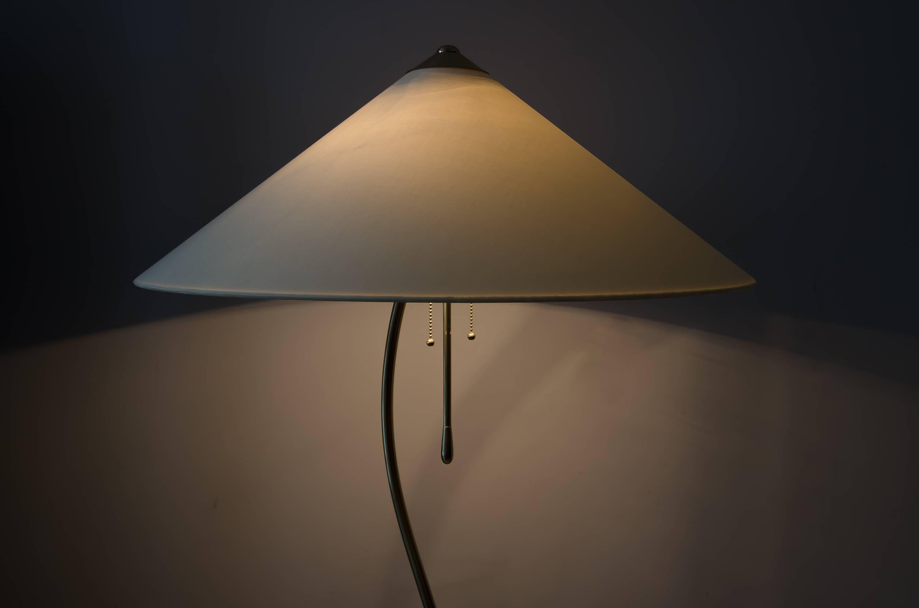 Very Beautiful Swivelling Floor Lamp Attributed to Rupert Nikoll 2