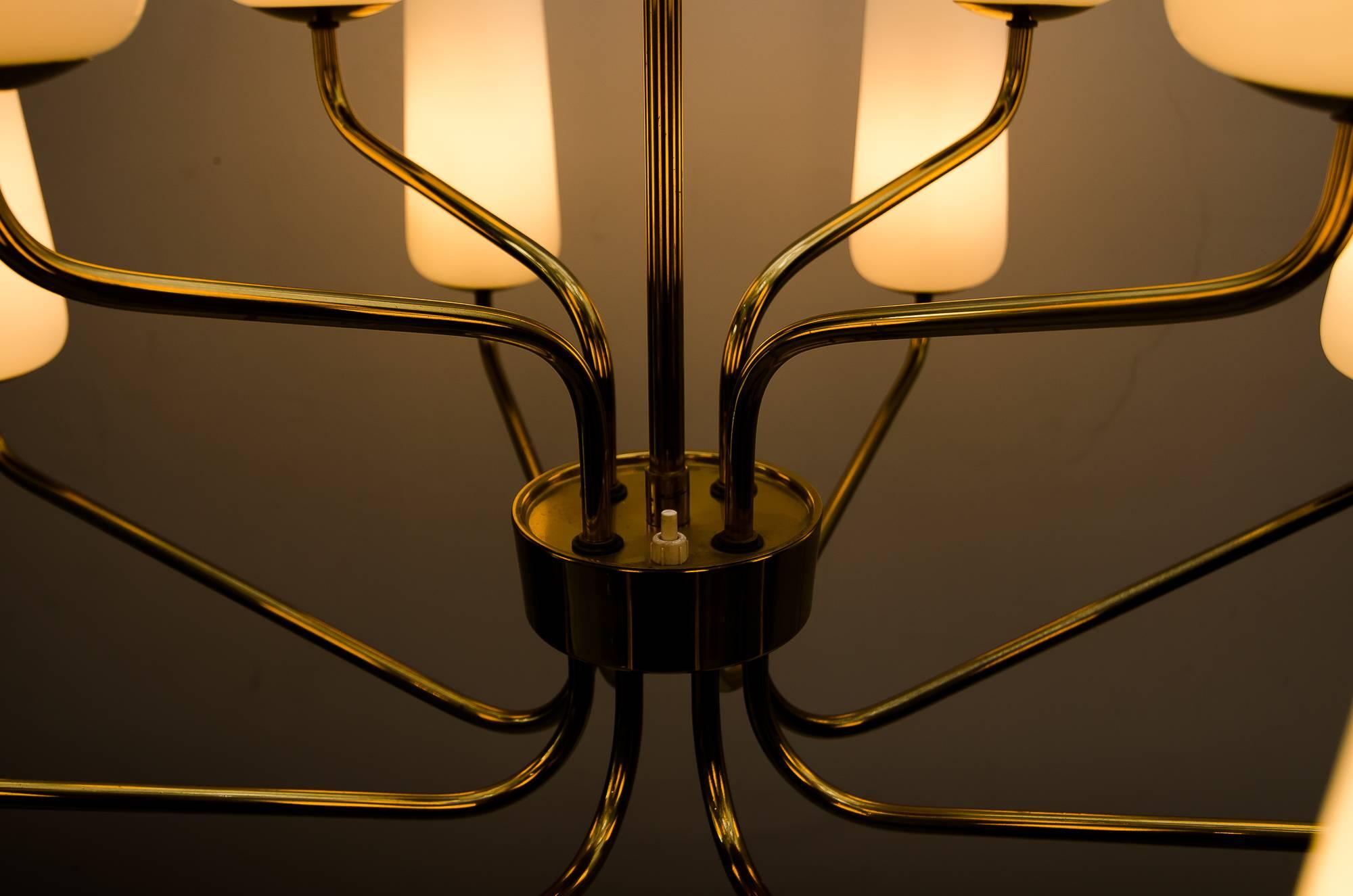 Mid-20th Century Beautiful Big Twelve-Light Italian Brass Chandeliers with Glass