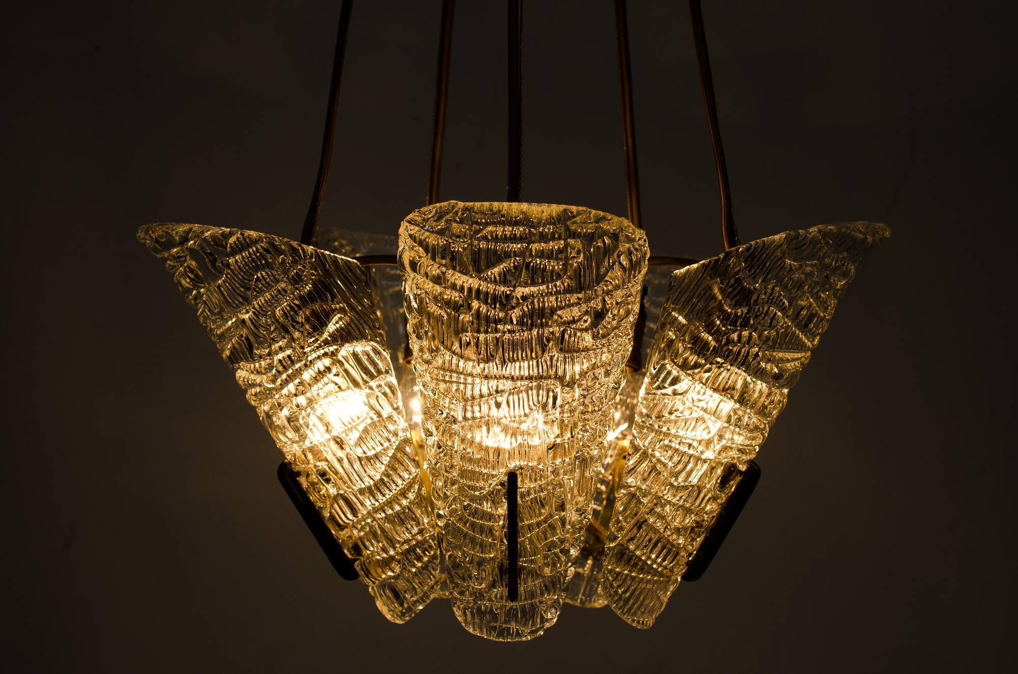 Beautiful Klamar Chandelier with Textured Glass, circa 1950s In Excellent Condition For Sale In Wien, AT