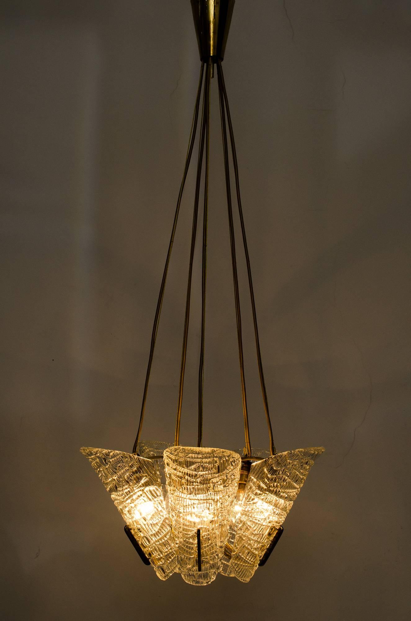 Mid-20th Century Beautiful Klamar Chandelier with Textured Glass, circa 1950s For Sale