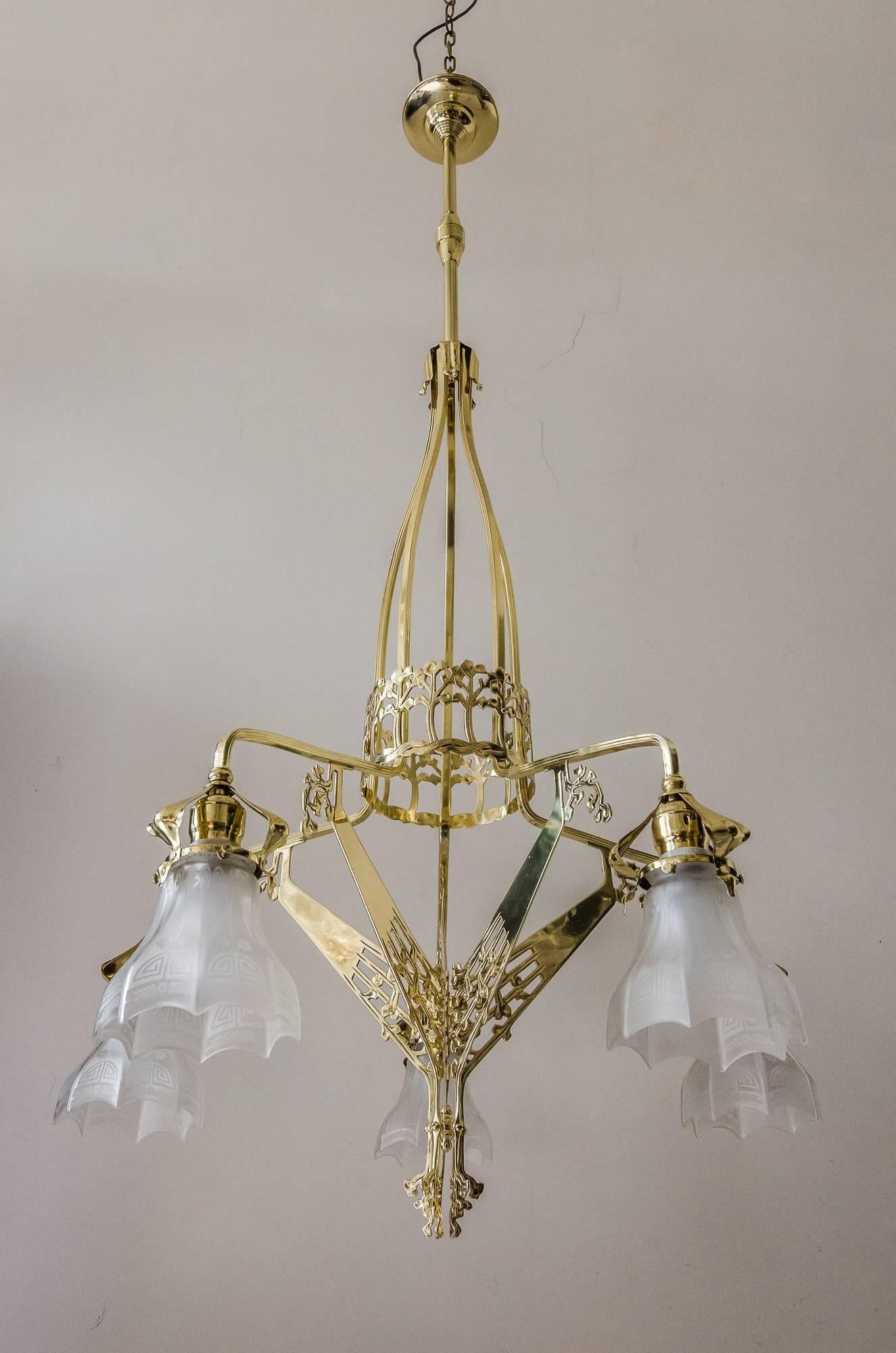 Amazing Jugendstil Chandelier with Original Glass, around 1906 In Excellent Condition In Wien, AT