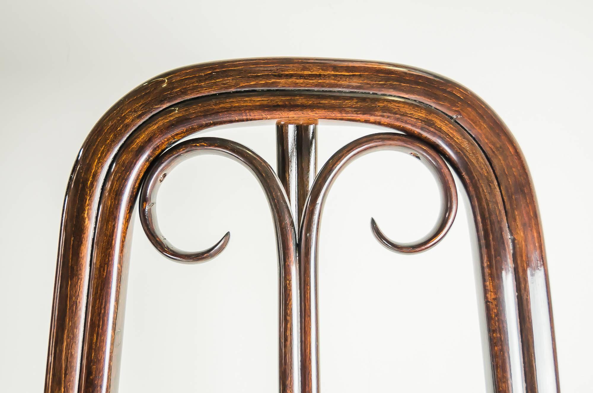 Art Nouveau Easel circa 1900 Beechwood Polished 'Red / Brown' by Thonet In Excellent Condition In Wien, AT