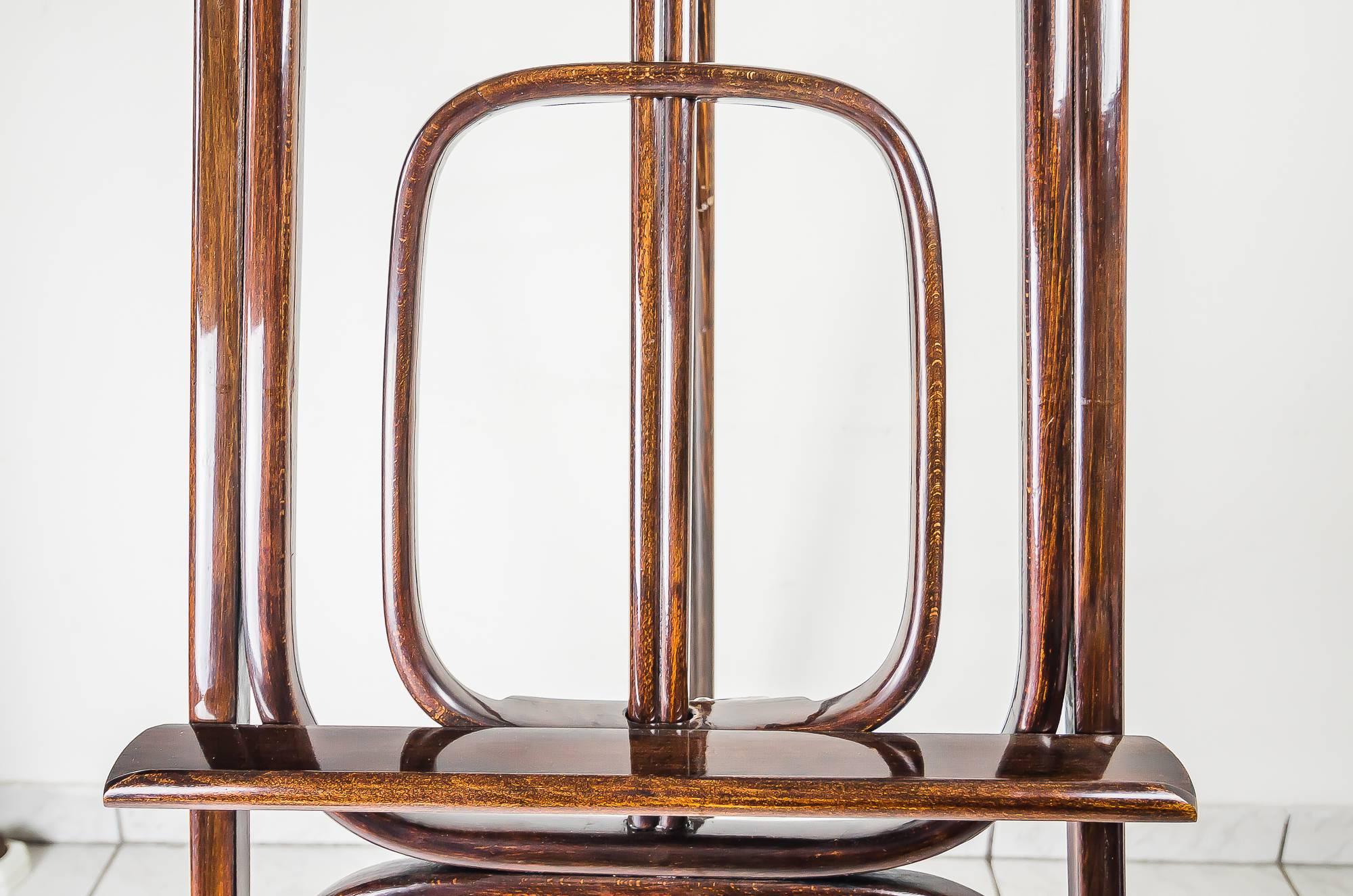 Art Nouveau Easel circa 1900 Beechwood Polished 'Red / Brown' by Thonet 1