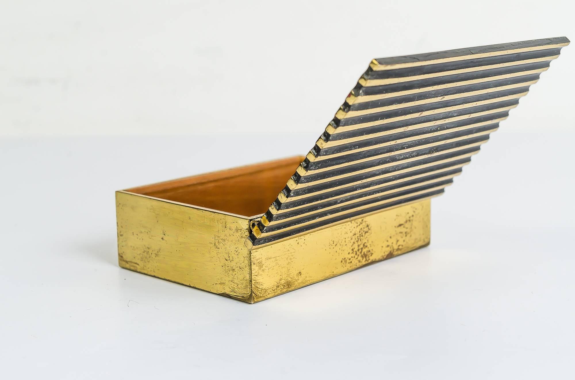 Mid-20th Century Set of a Ashtray and Cigarette Box by Richard Rohac For Sale