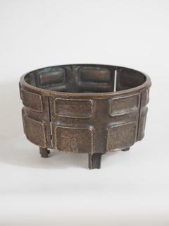 Jardinière/pot de fleurs en bronze moulé en relief de style brutaliste allemand, sur pied, modèle 54490