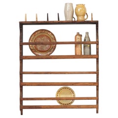 Antikes, rustikales Küchen-Tellerregal / Wandregal im Folk-Art-Stil im Landhausstil im Angebot bei 1stDibs Deutschland