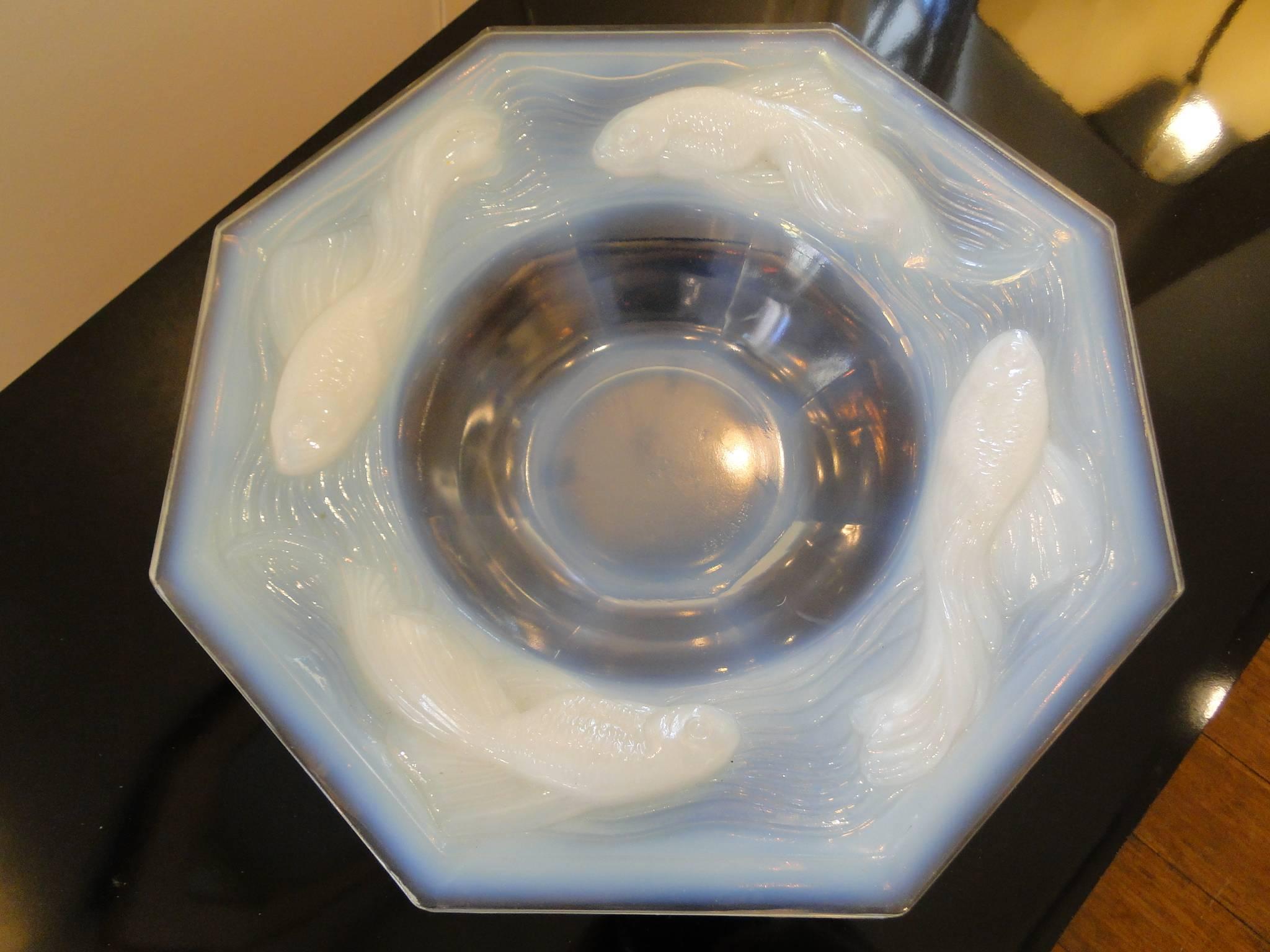 Edmond Etling French Art Deco Opalescent Glass Bowl For Sale 4