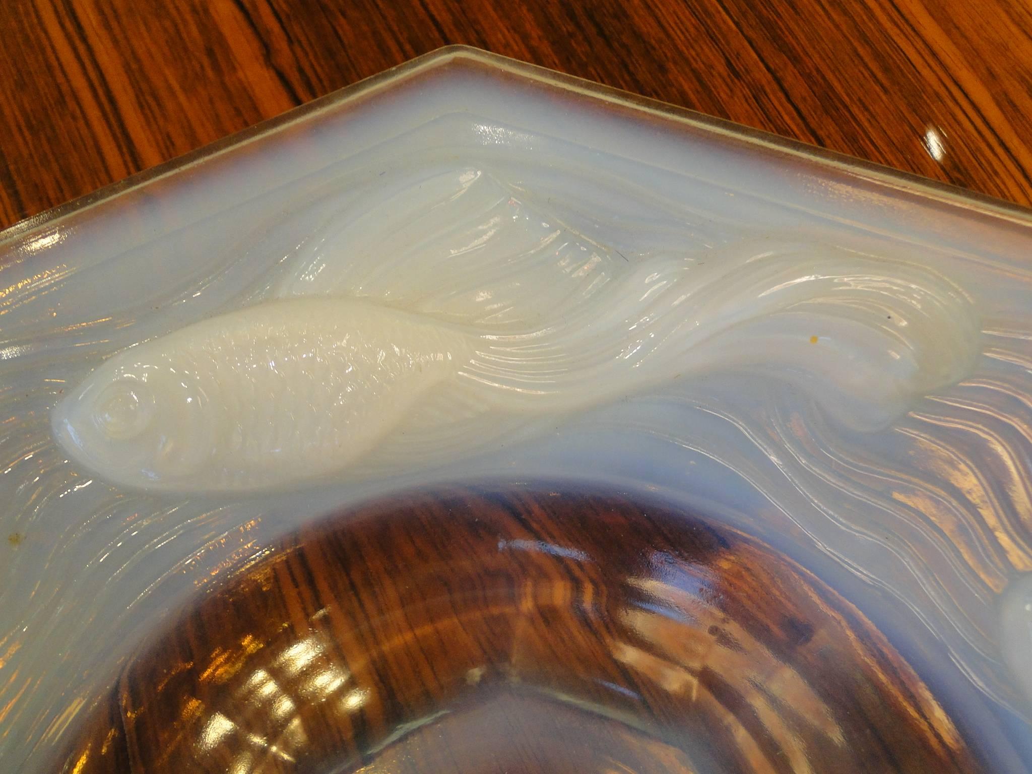 Mid-20th Century Edmond Etling French Art Deco Opalescent Glass Bowl For Sale
