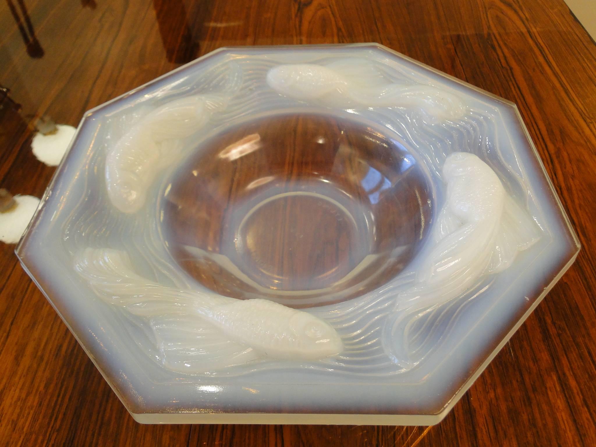 Edmond Etling French Art Deco Opalescent Glass Bowl For Sale 2