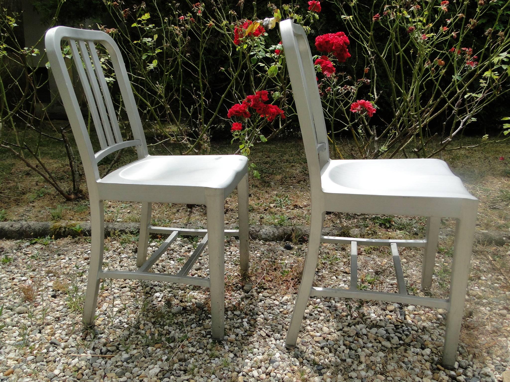 First built for use on submarines in 1944, the navy chair has been in continuous production ever since. With the famous 77 step process, our craftsmen take soft, recycled aluminum, hand form and weld it- then temper it for strength. Finally, the