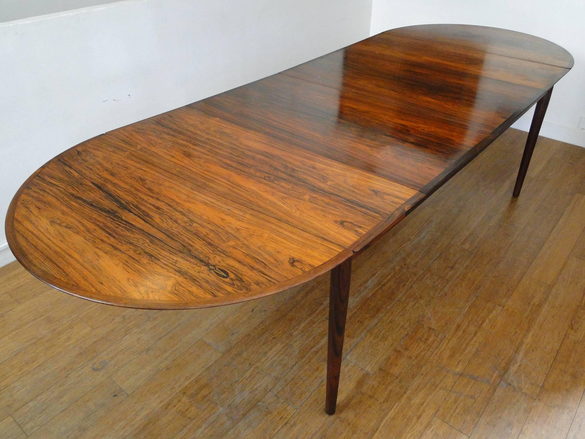 Expandable Danish Rosewood Dining Table by Arne Vodder, Model 227 In Good Condition In Saint-Ouen, FR