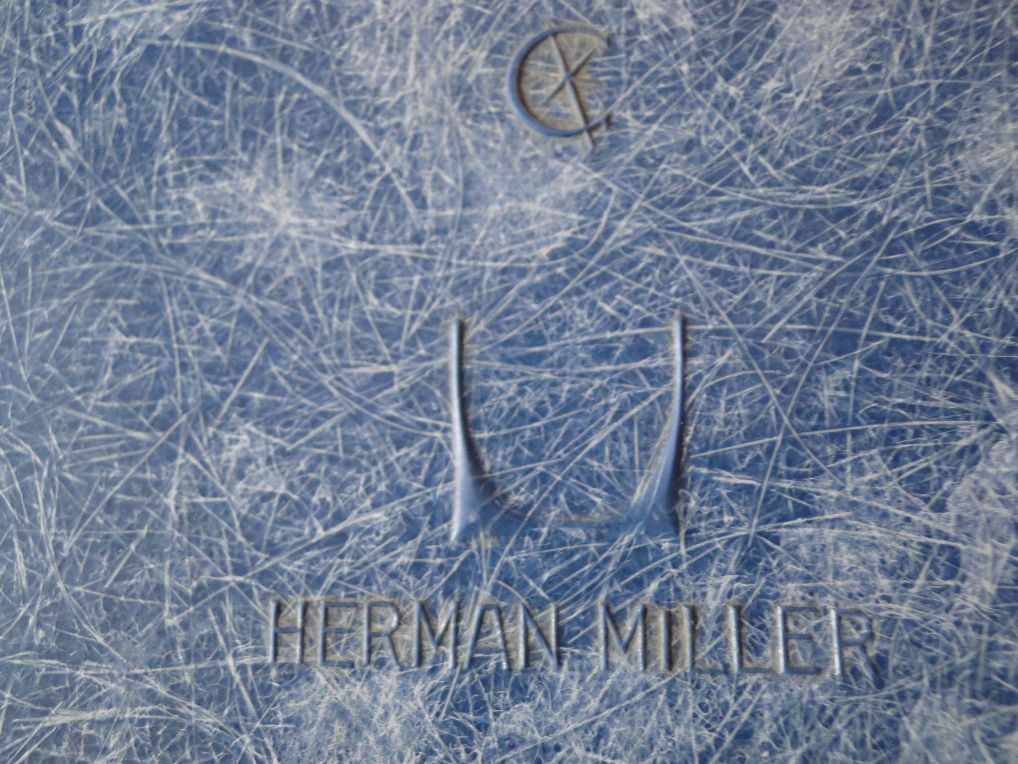 Mid-20th Century Eames Herman Miller Dowel Leg Chair