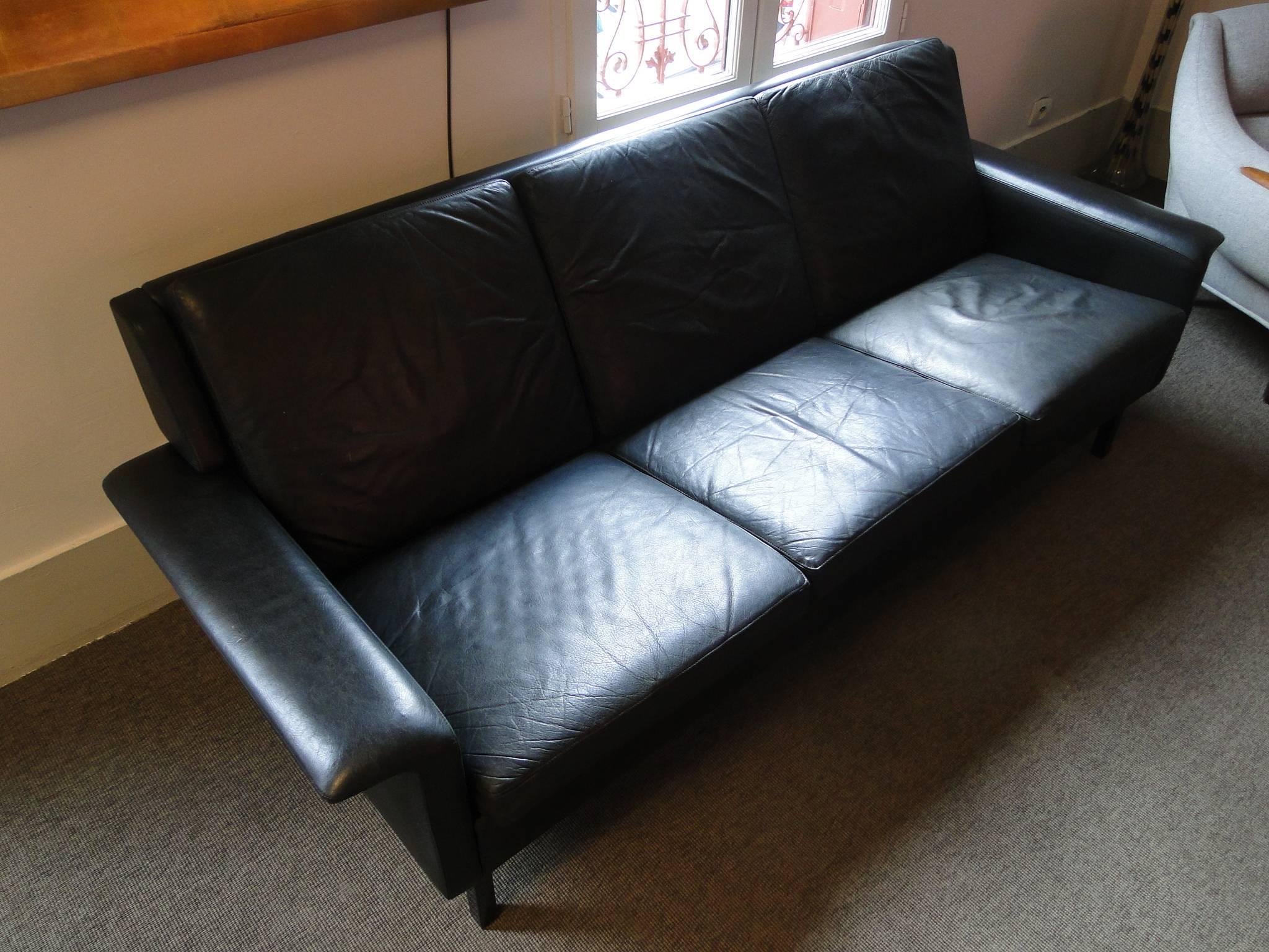 Mid-20th Century Arne Vodder Black Leather Sofa Patina For Sale